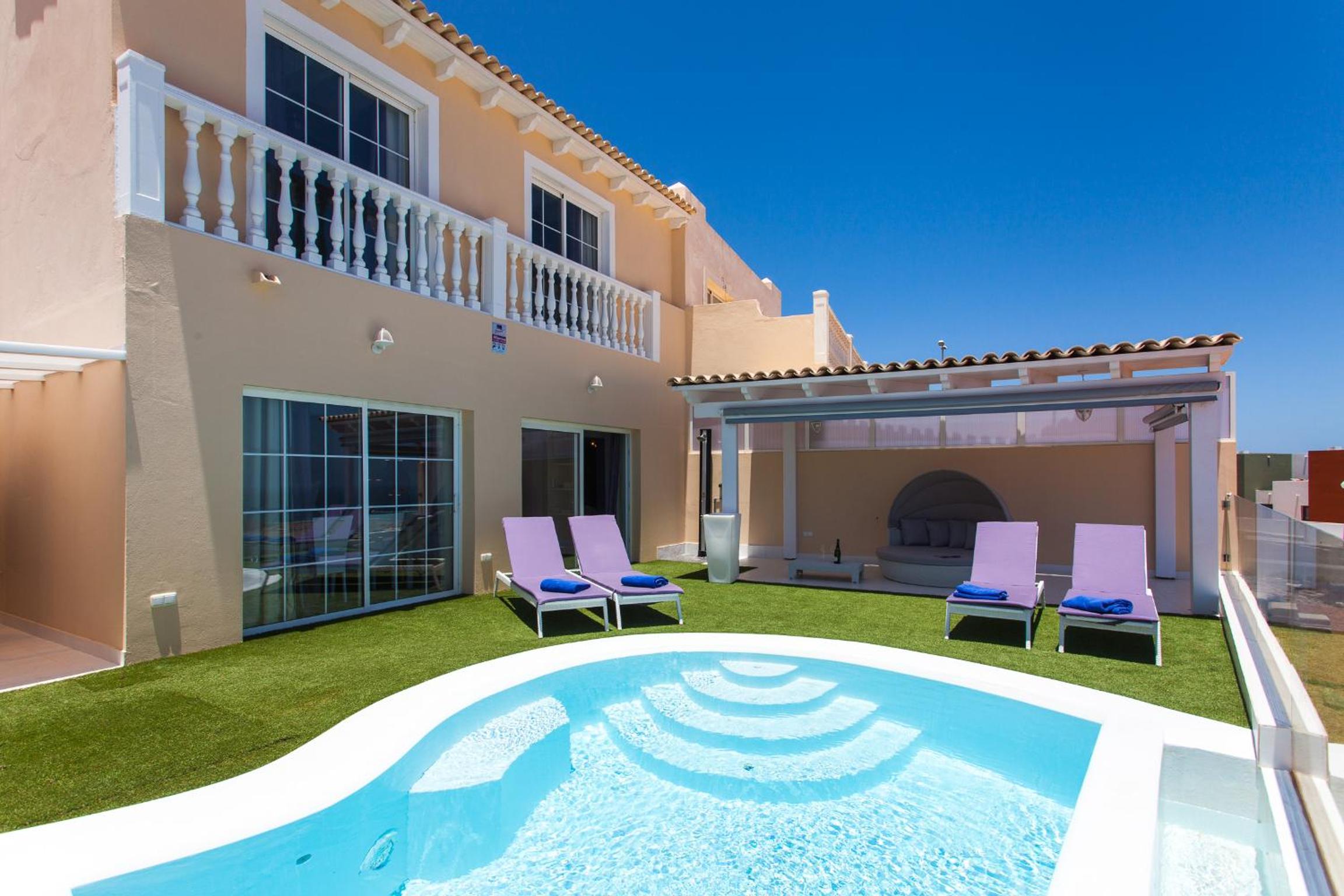 Villa with Private Pool photo 2