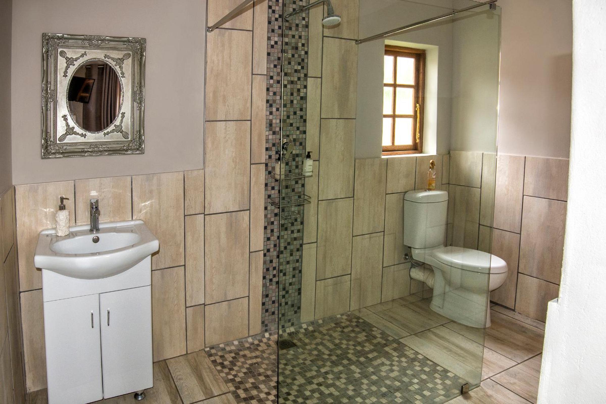 Deluxe Queen Room - Photo 5