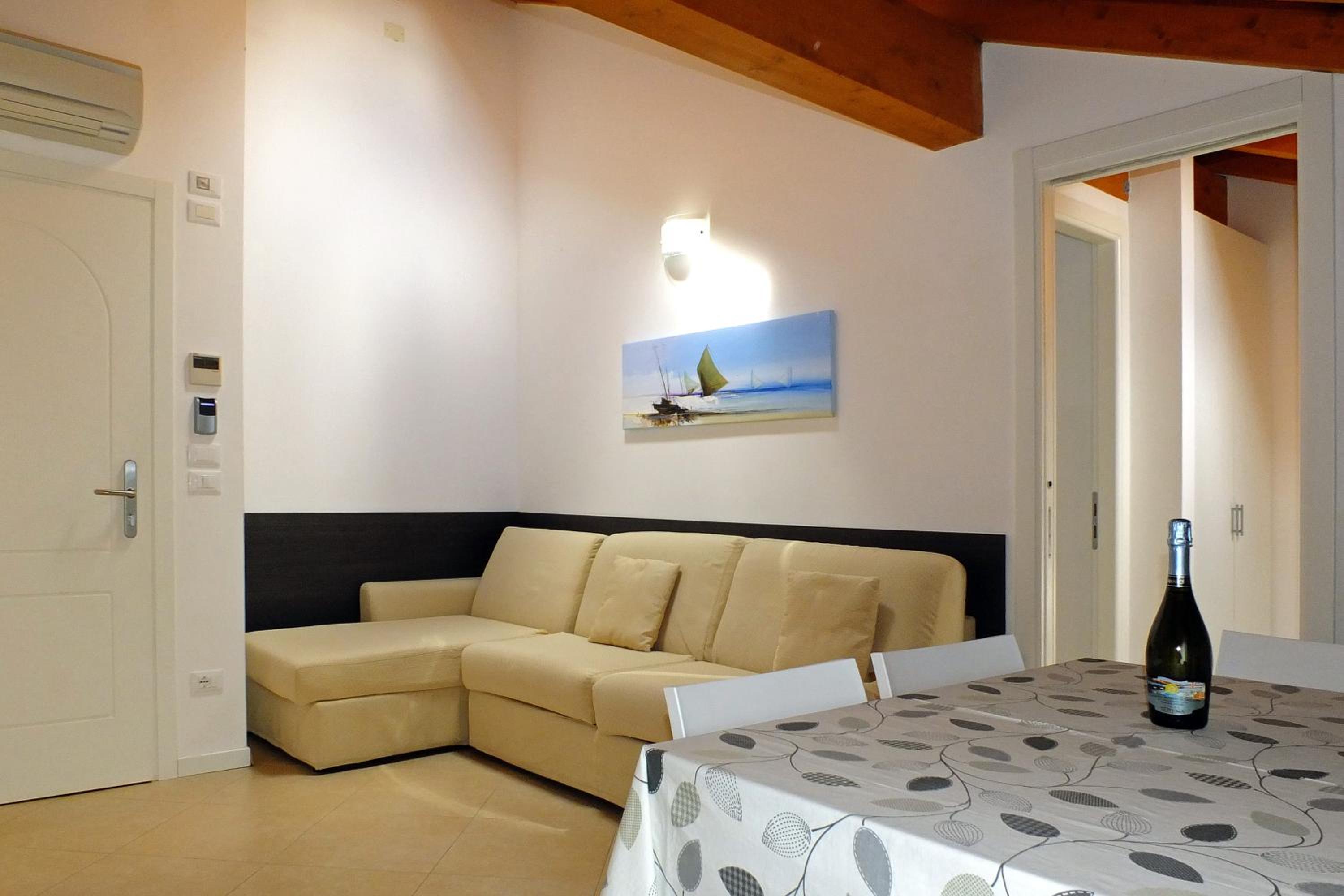 Two-Bedroom Apartment (6 Adults) - Photo 13