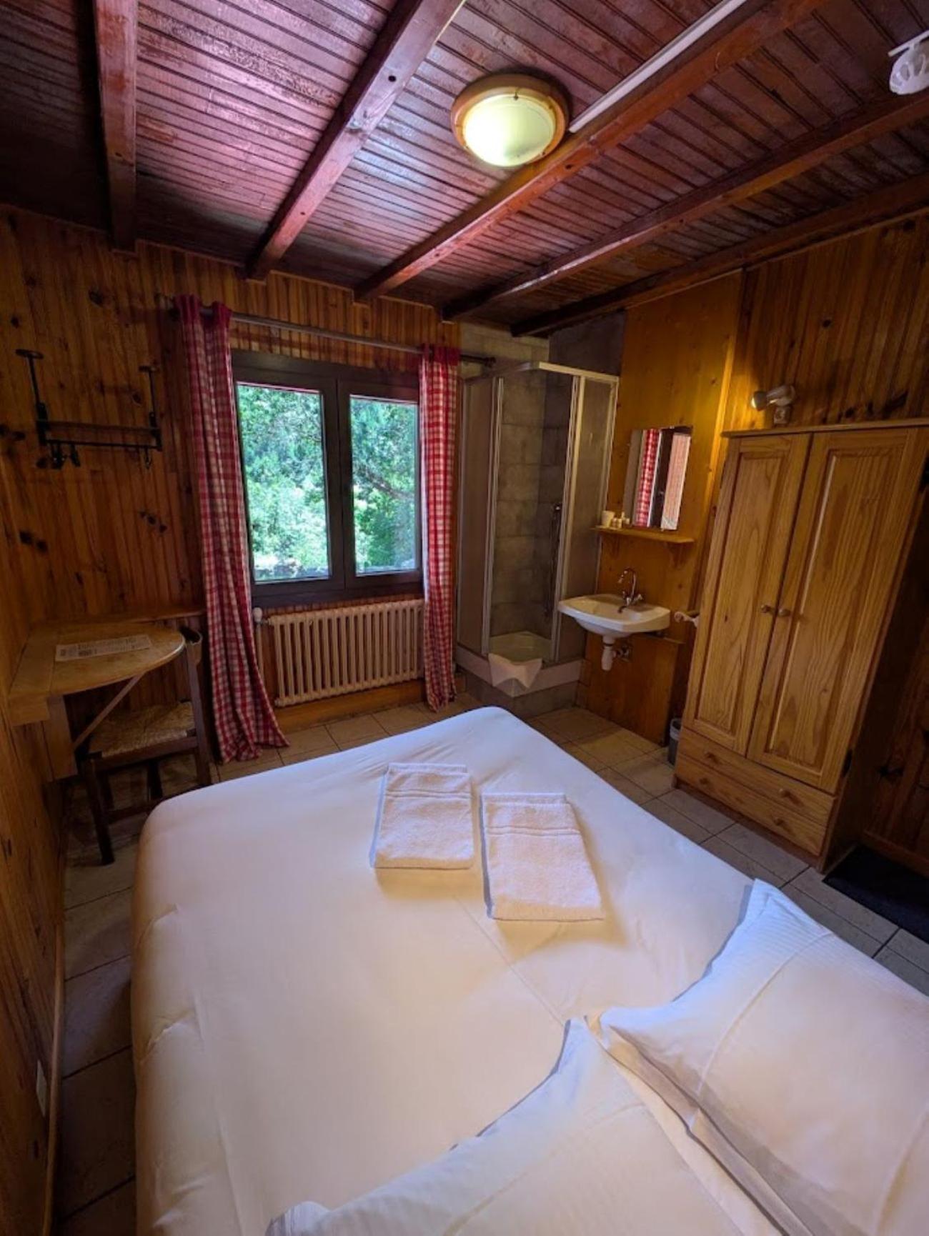 Double Room with Shared Toilet