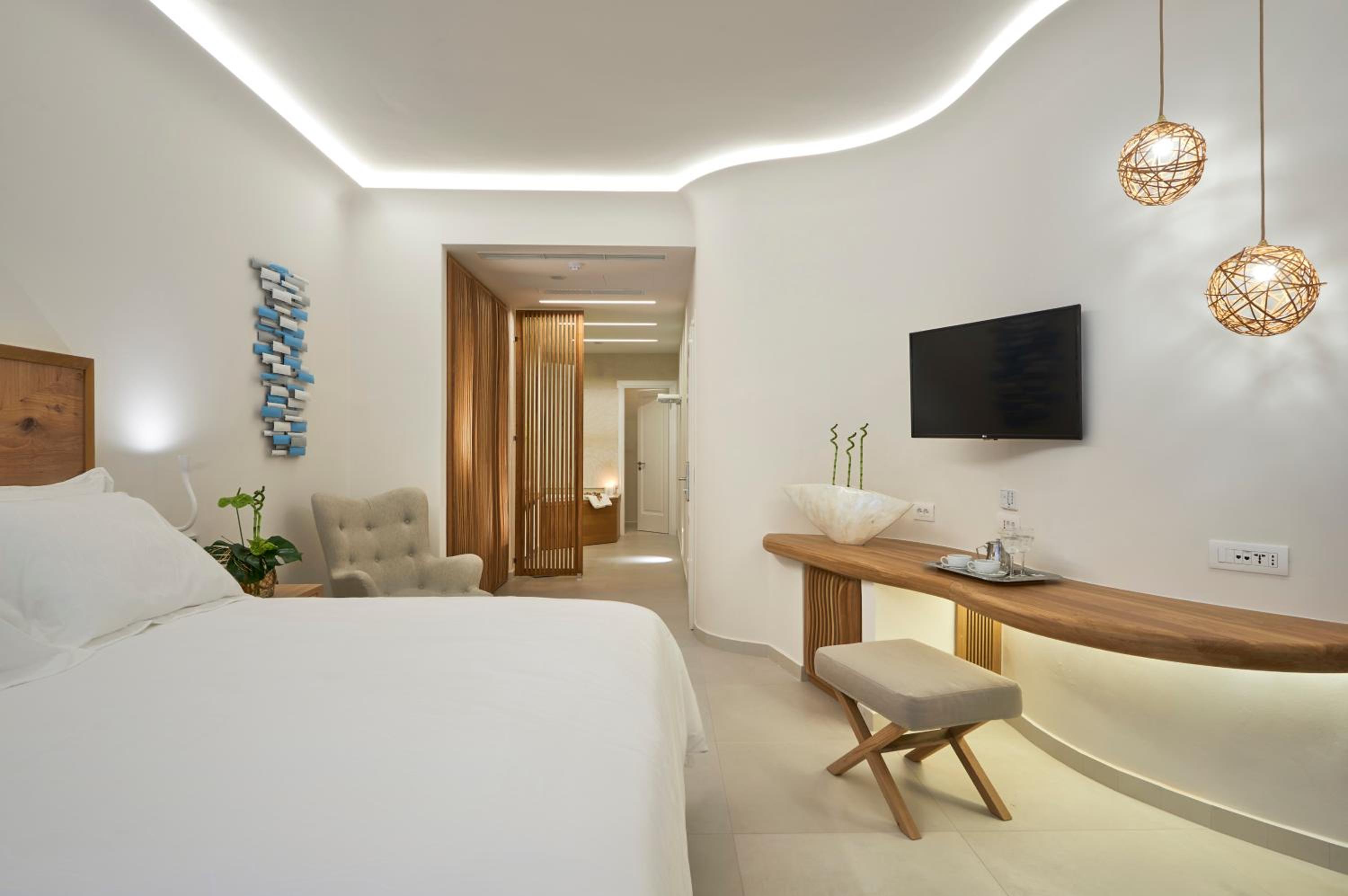 Executive Two Bedroom Suite with Side Sea View photo 3