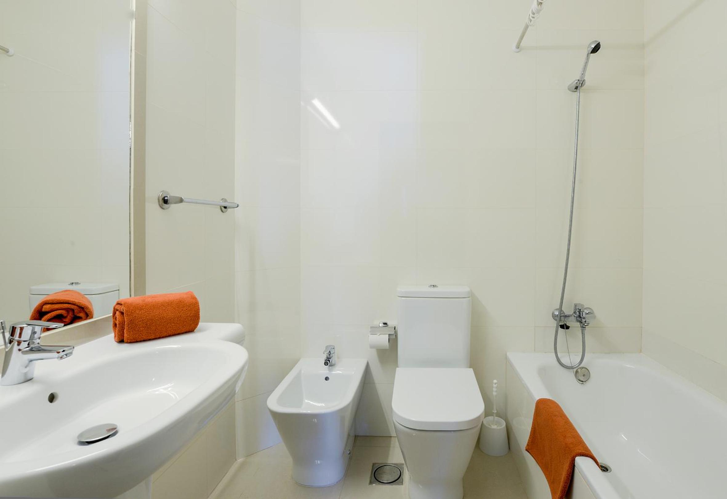 Deluxe One-Bedroom Apartment - Photo 3
