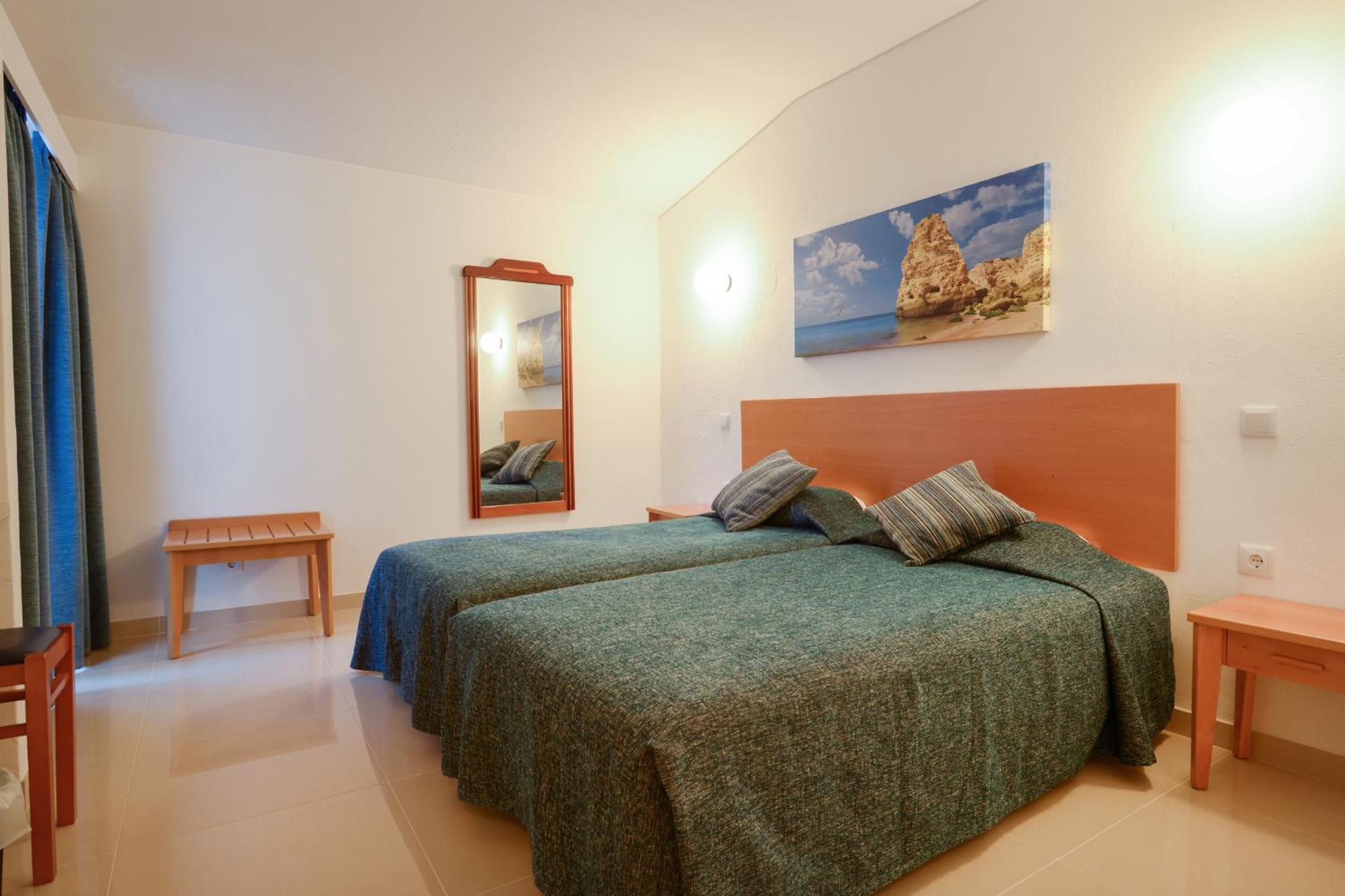 Standard One-Bedroom Apartment photo 2