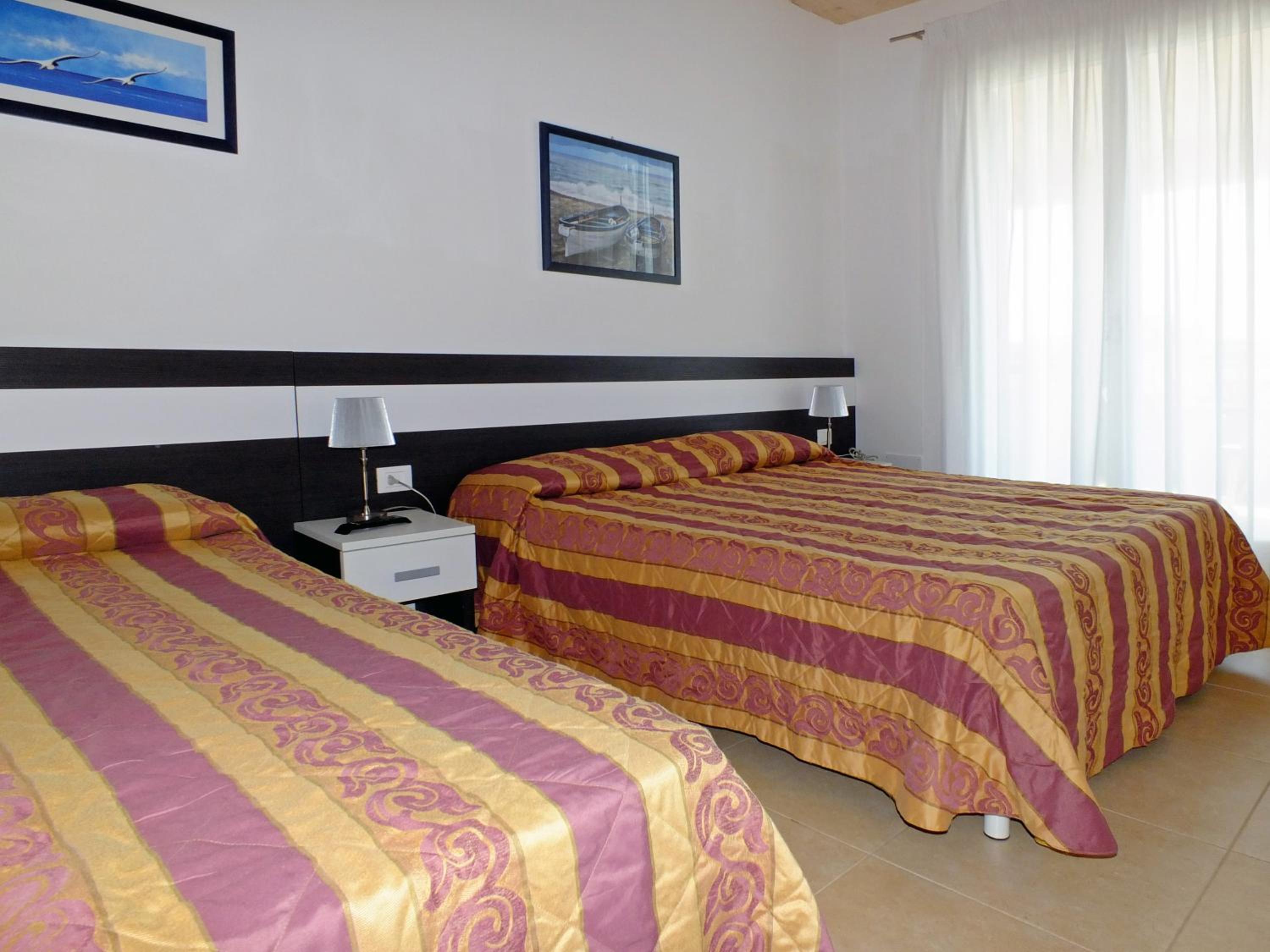 One-Bedroom Apartment - Photo 3