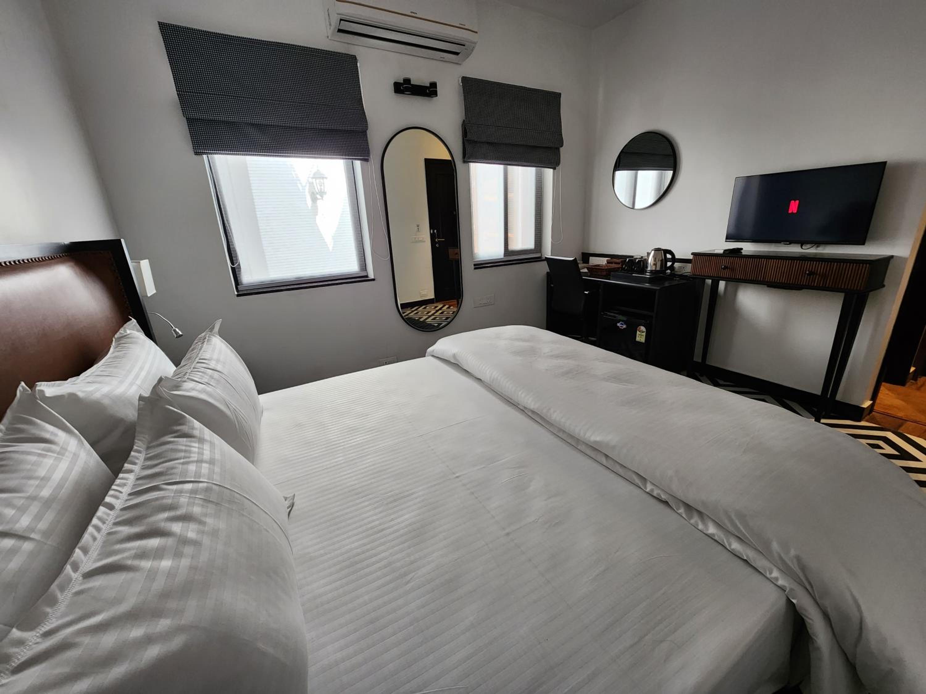 Large Double Room photo 1