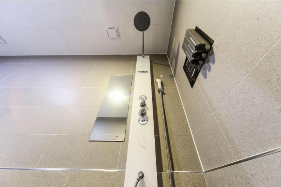 Twin Room with Bath
