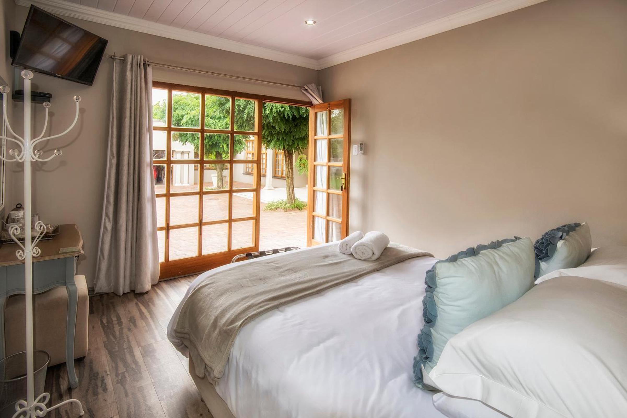 Deluxe Queen Room - Photo 4