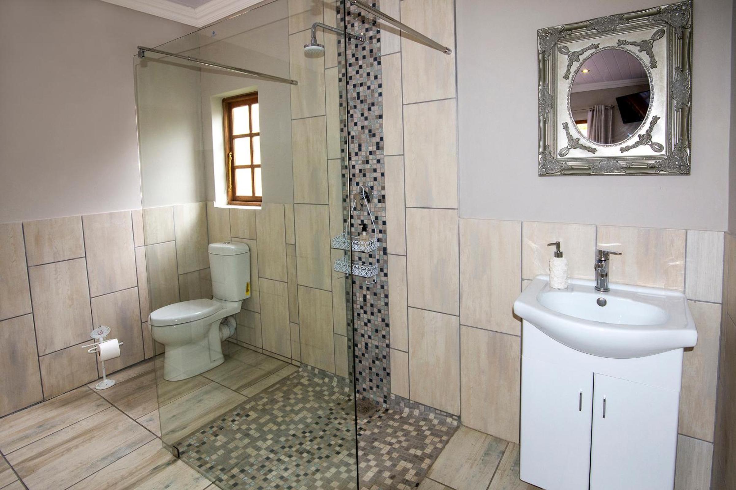 Deluxe Queen Room - Photo 6