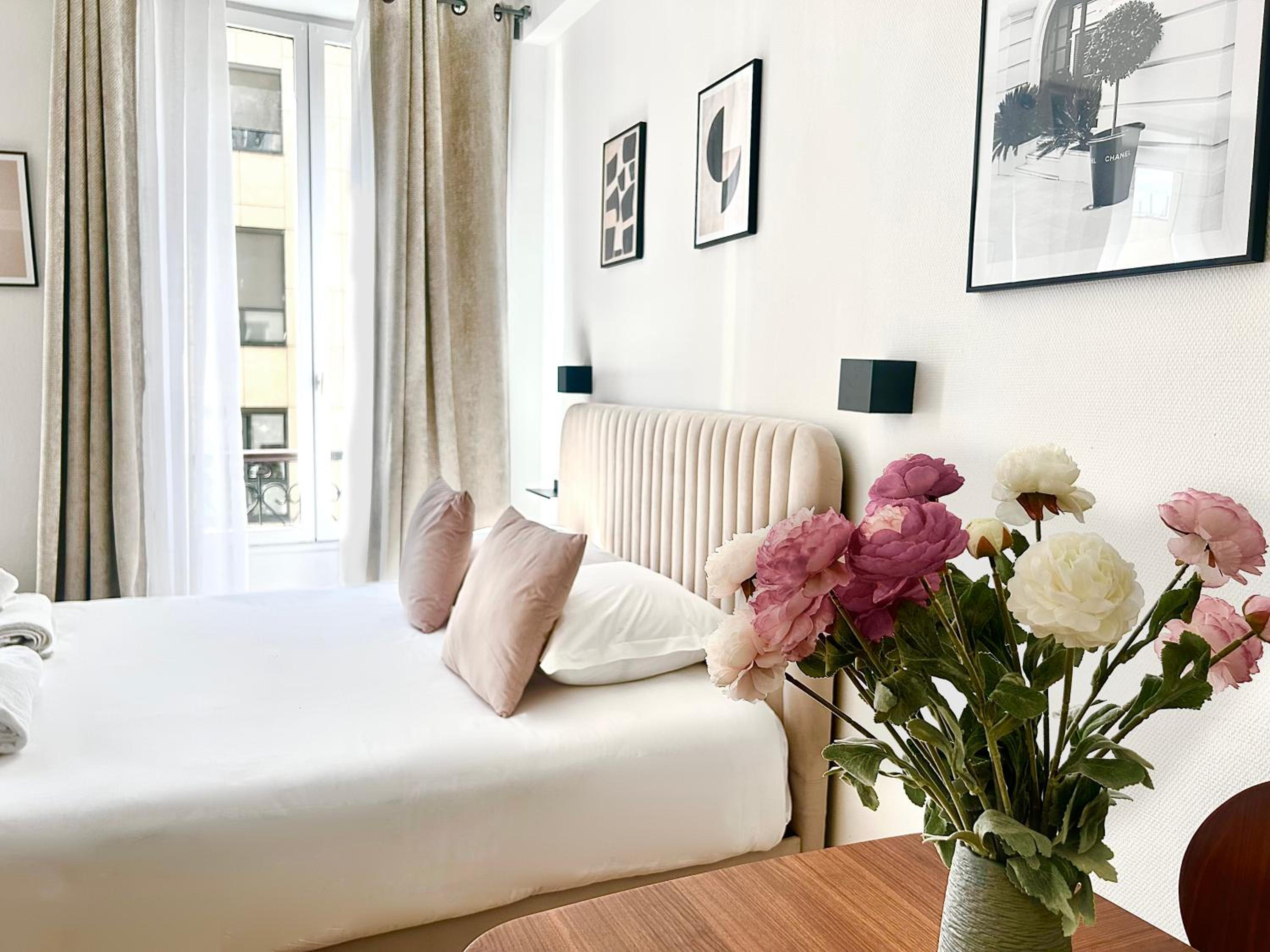 Studio Apartment photo 2