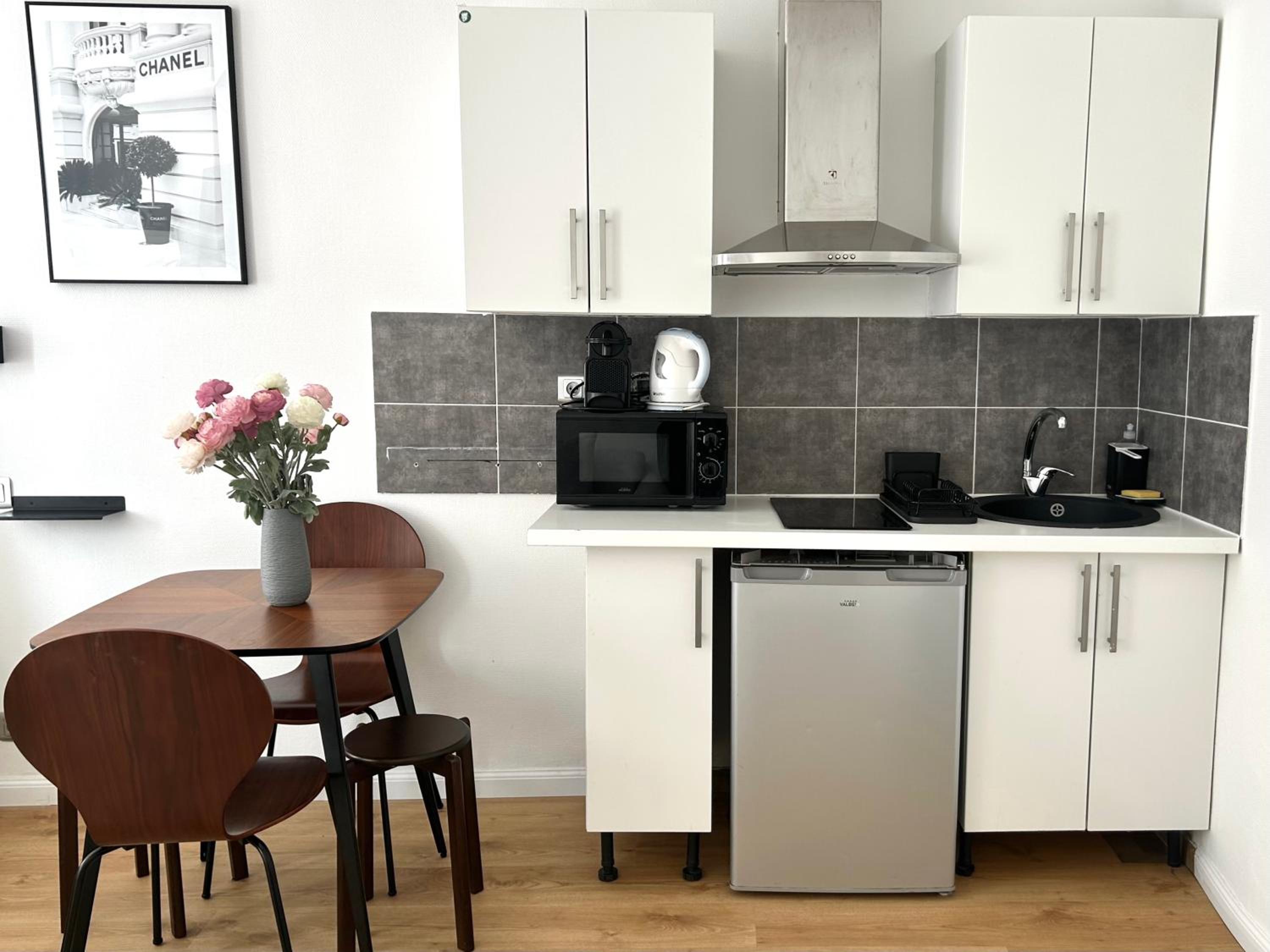 Studio Apartment photo 3