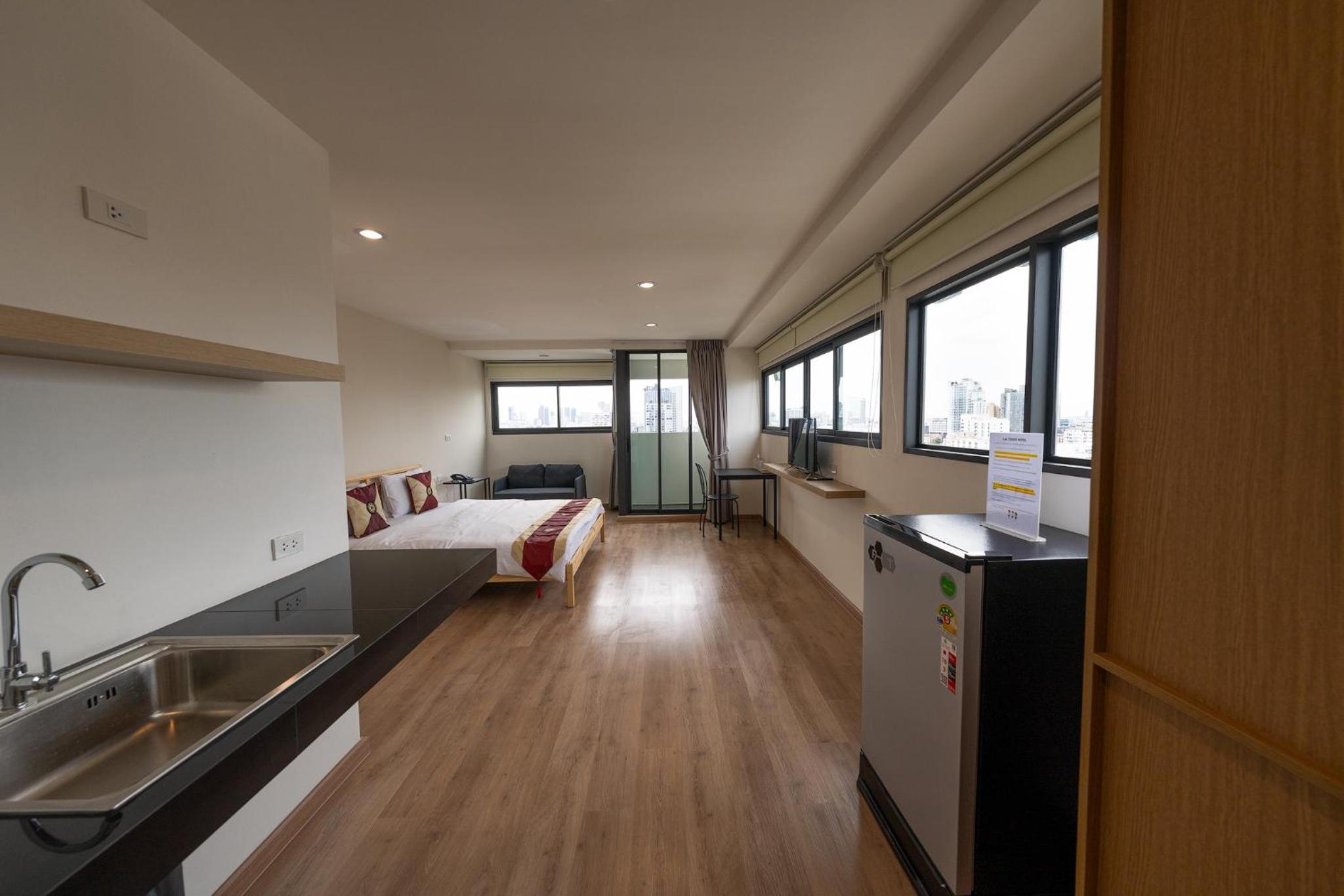Corner Suite photo 3
