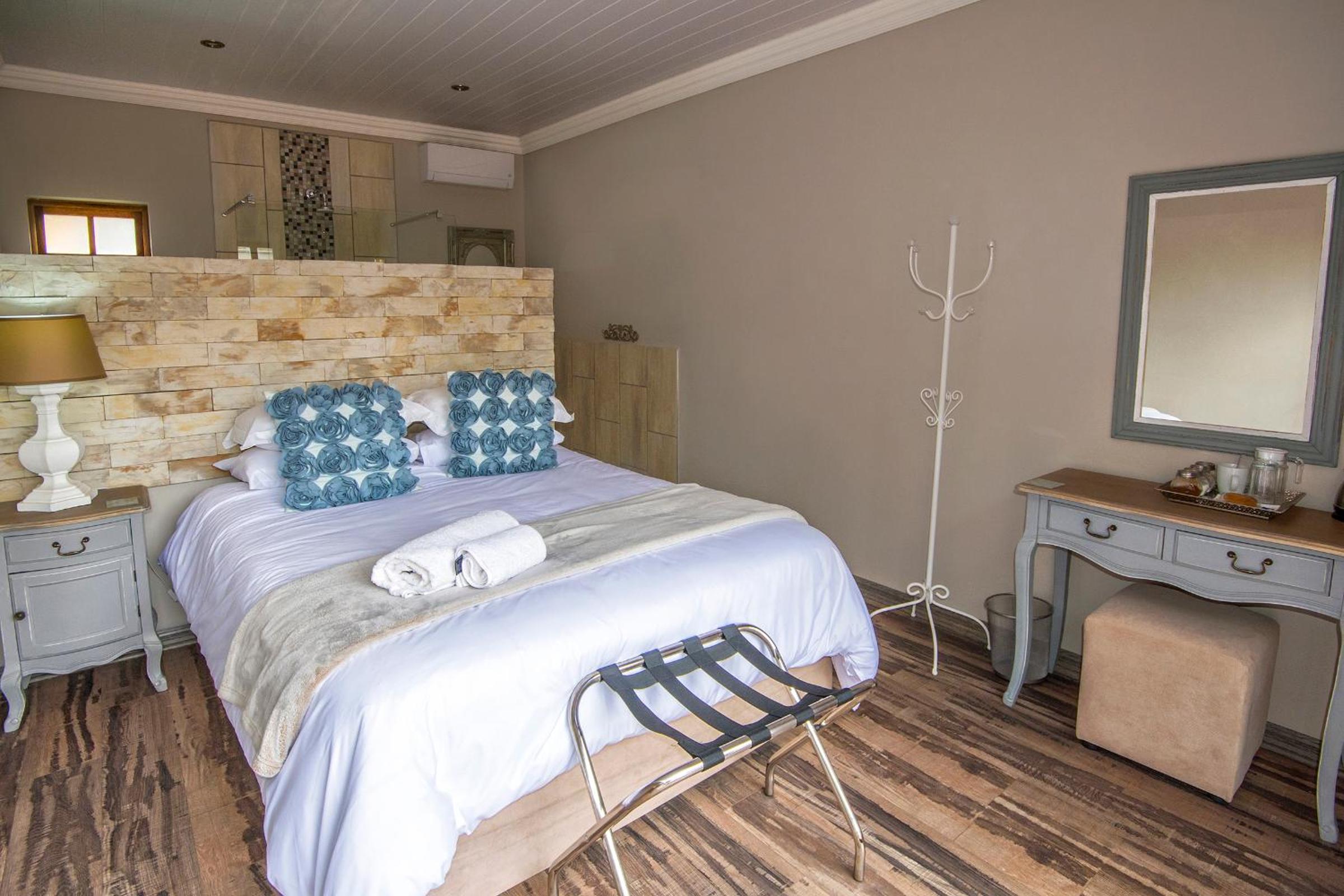 Deluxe Queen Room - Photo 3