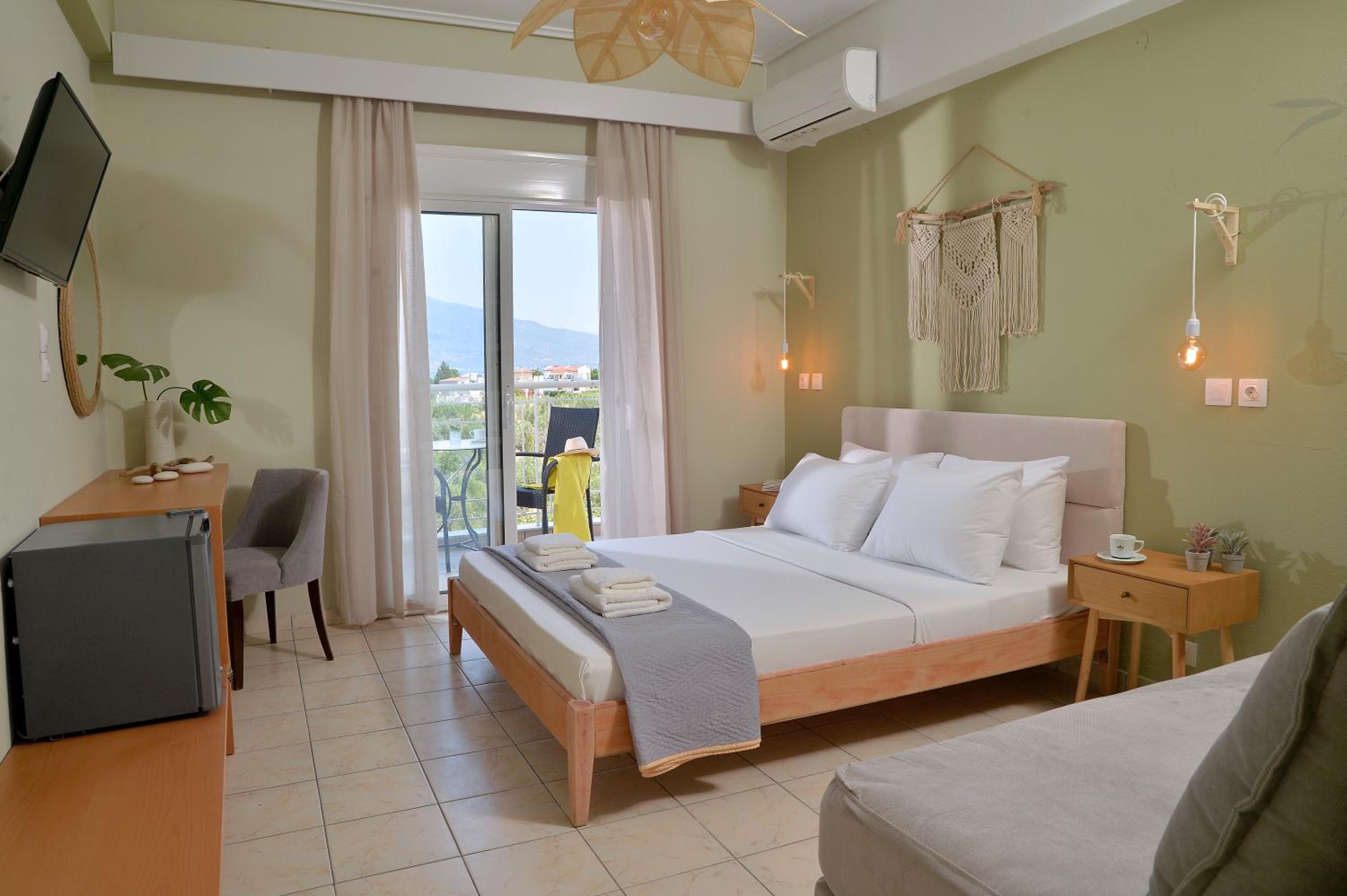 Deluxe Triple Room