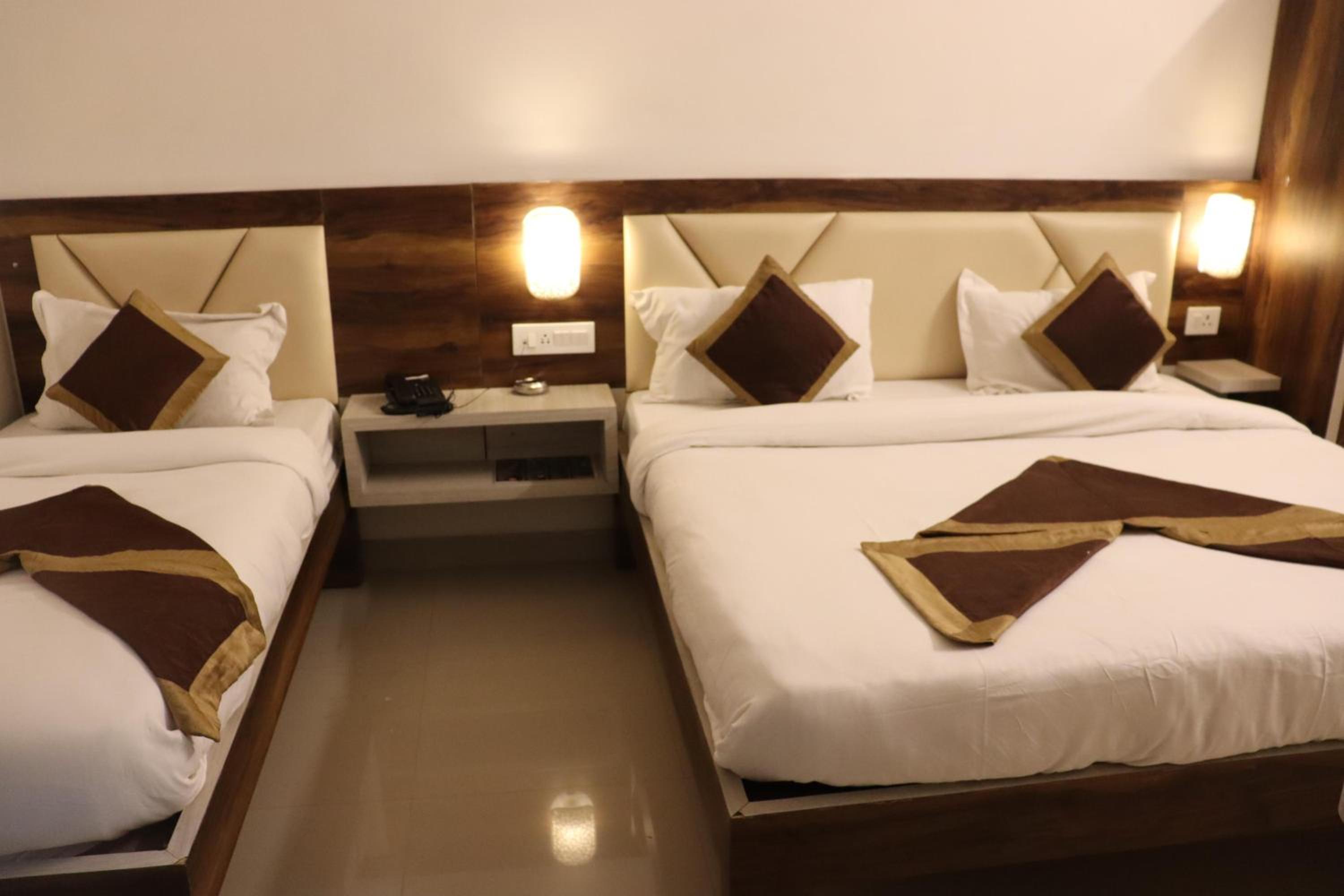 Deluxe Family Room - Photo 6