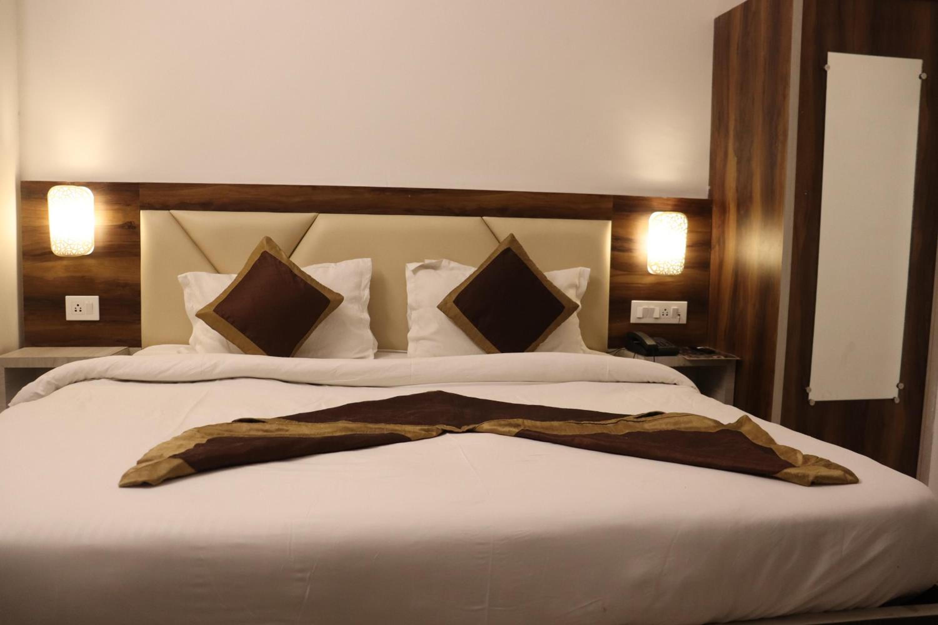 Deluxe Double Room - Photo 15