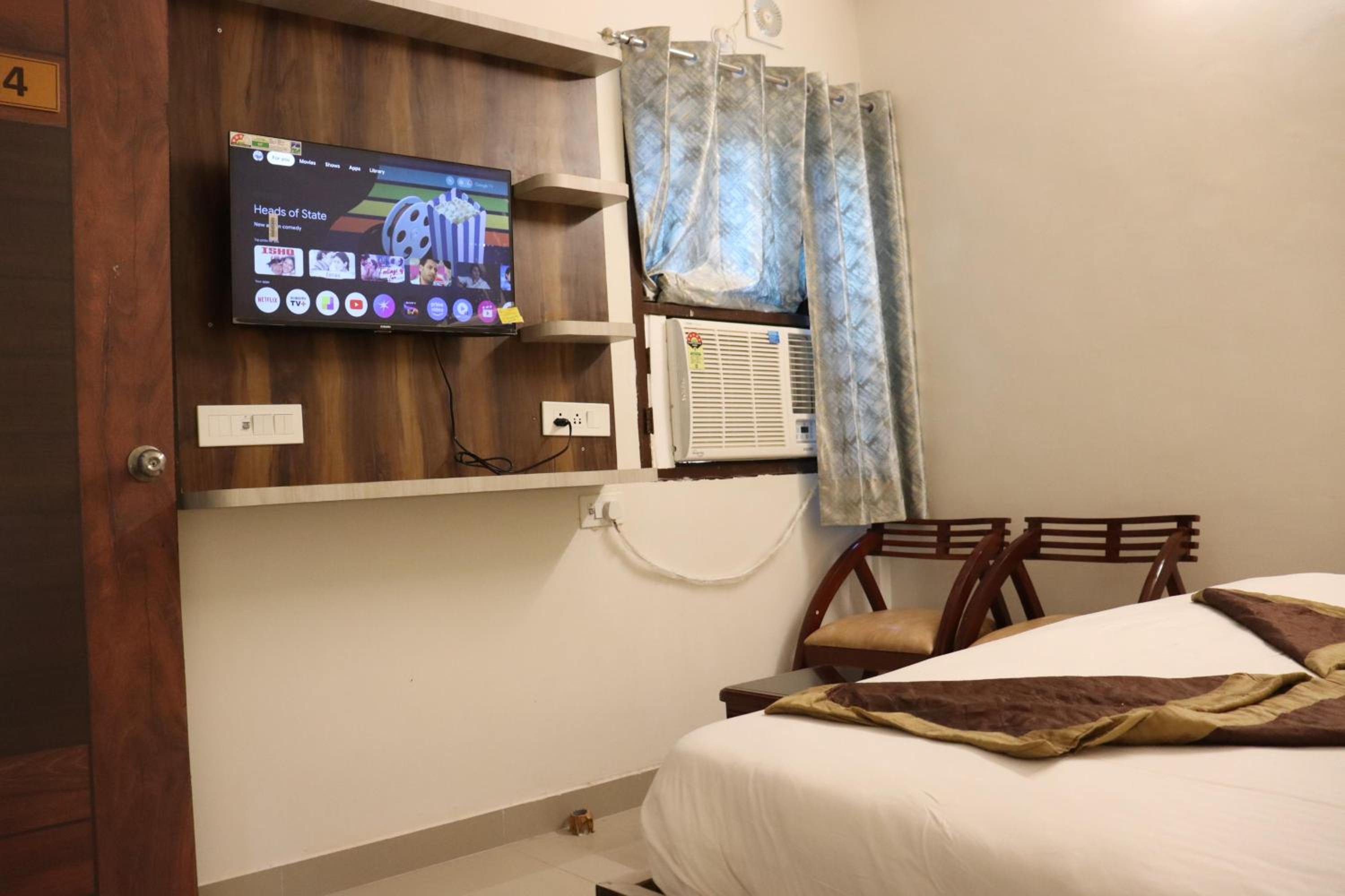 Deluxe Double Room - Photo 16