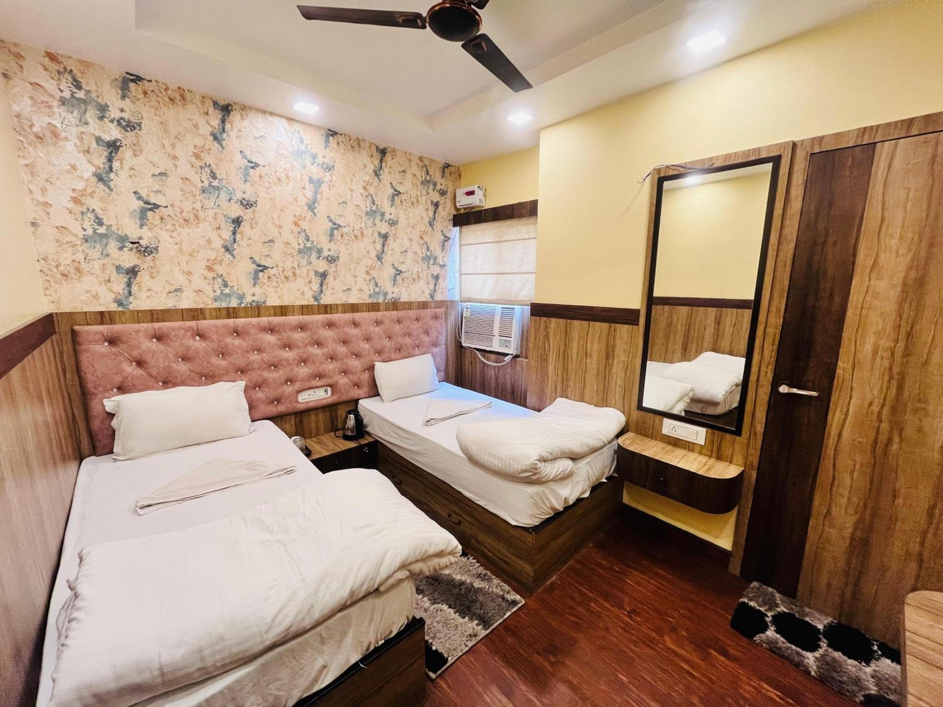 Deluxe Twin Room photo 2