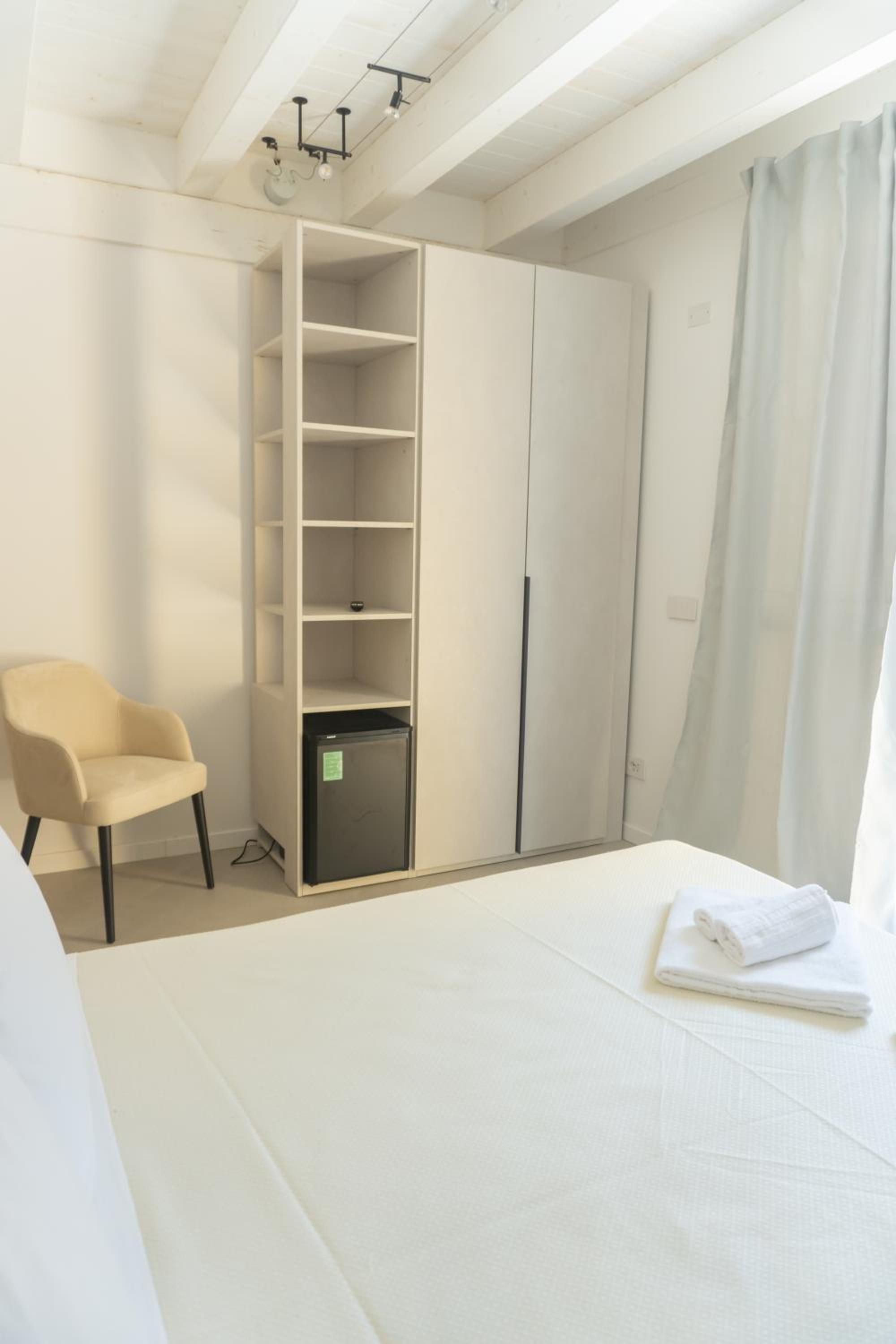 Double Room - Photo 3