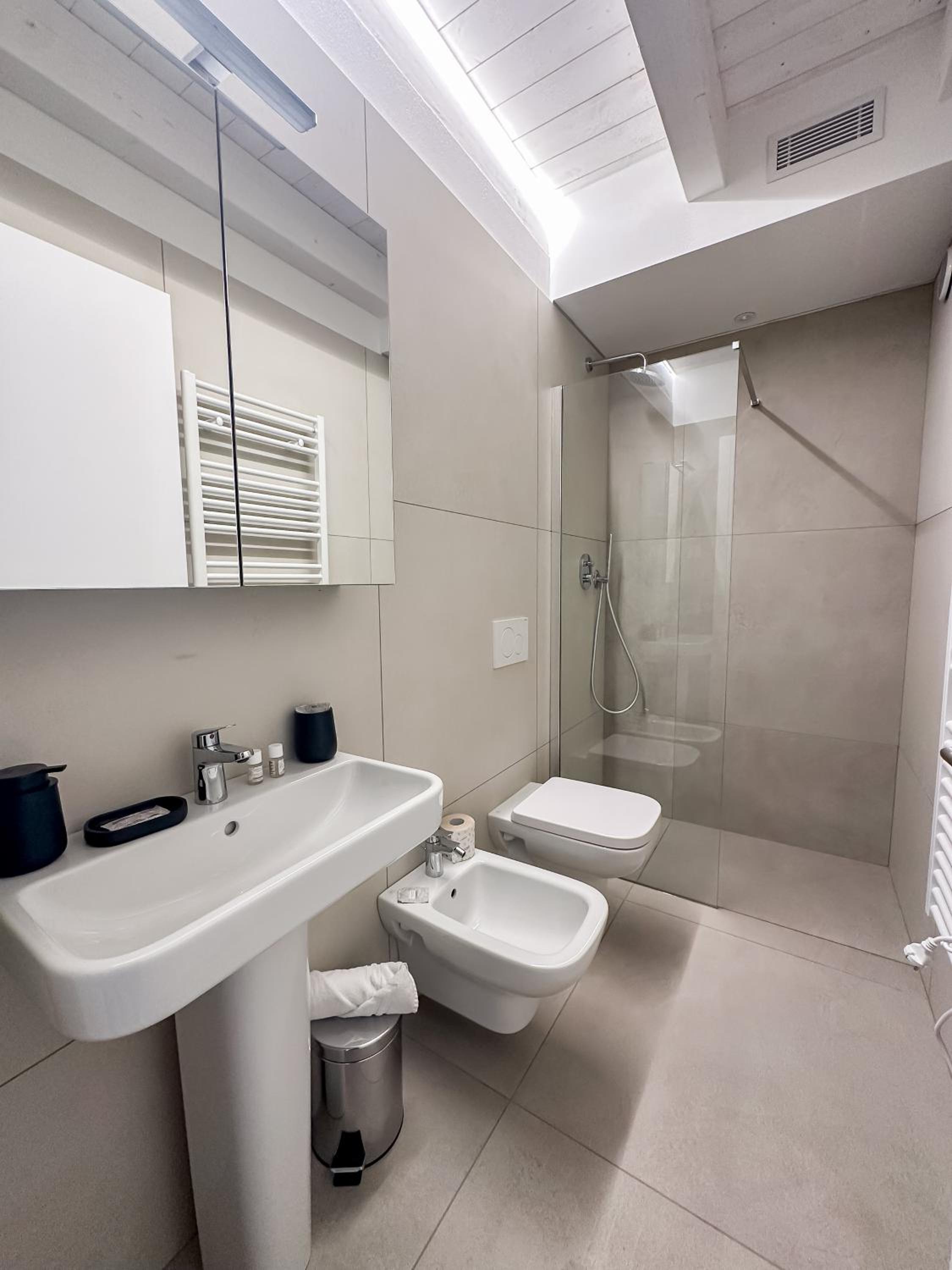 Double Room - Photo 2