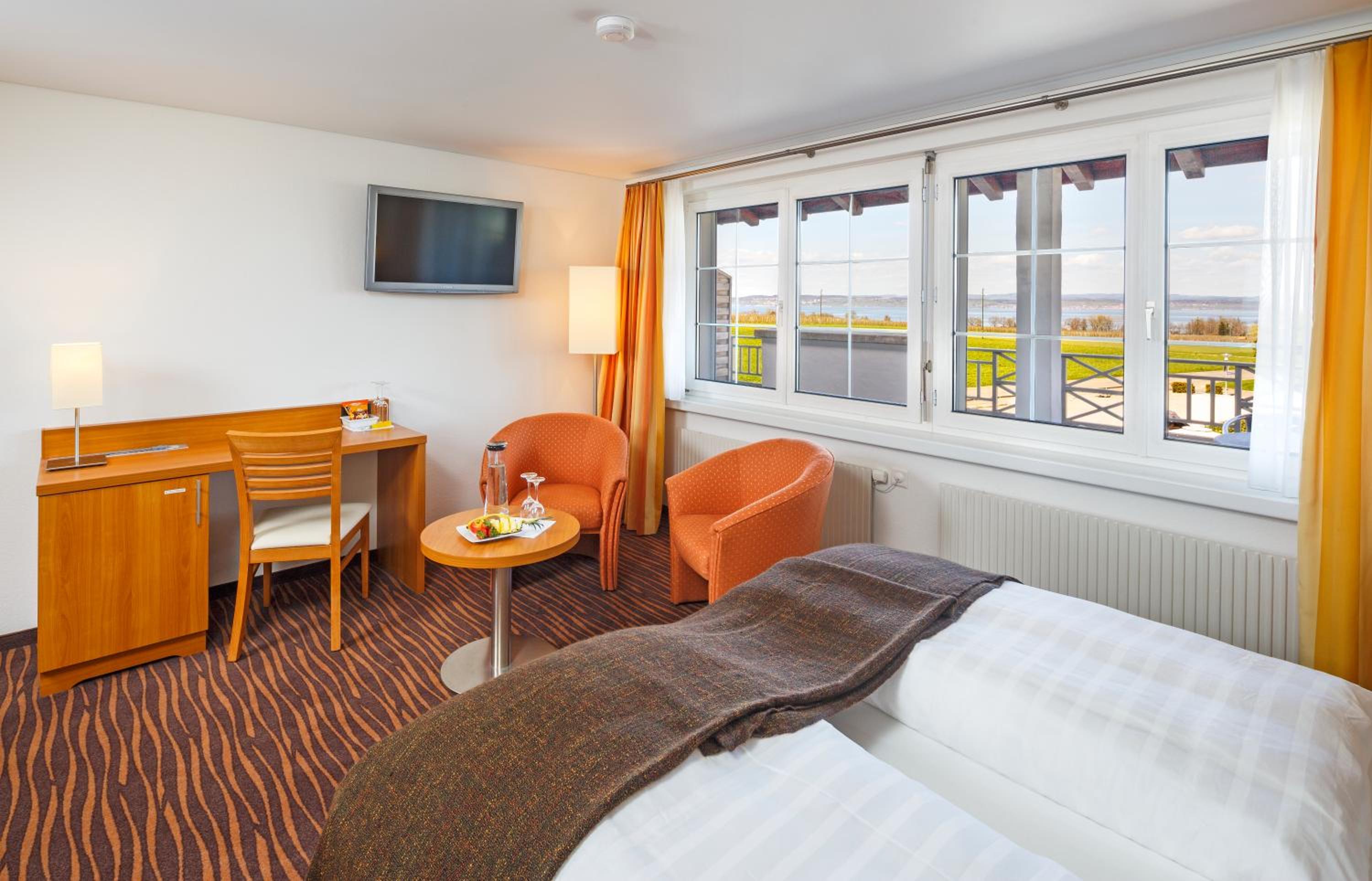 Double Room with Lake View photo 3