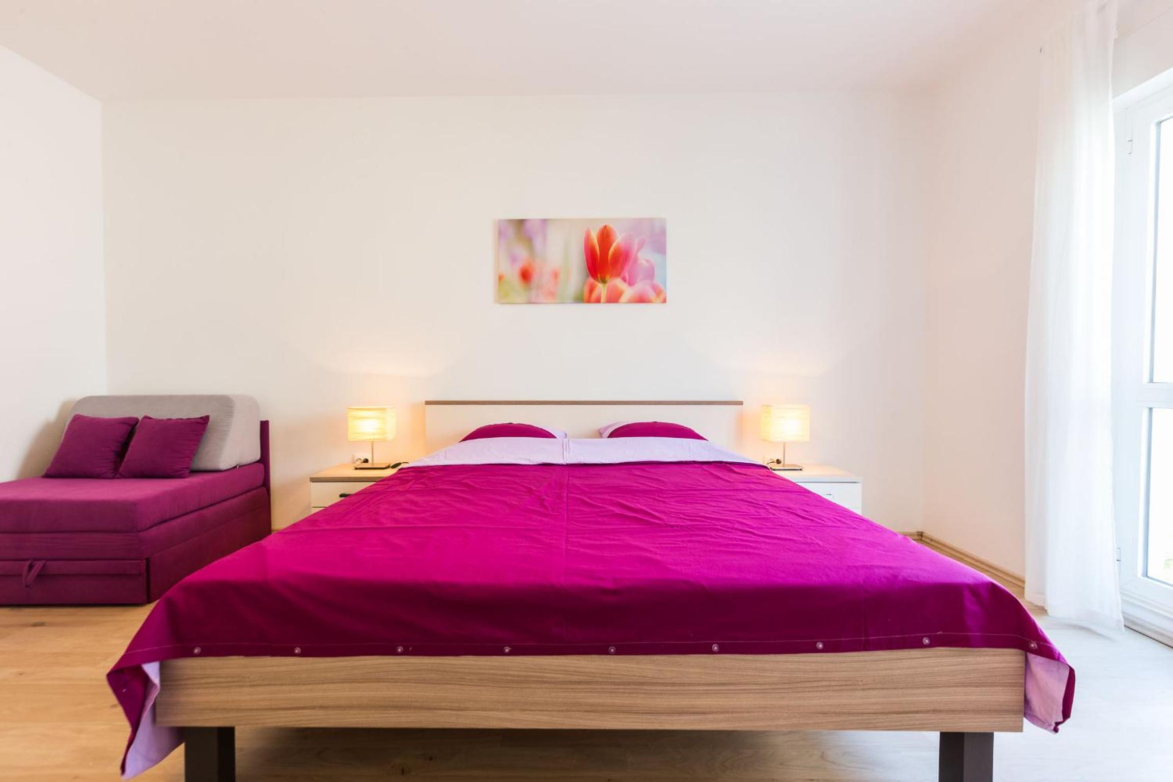 One-Bedroom Apartment - Photo 9