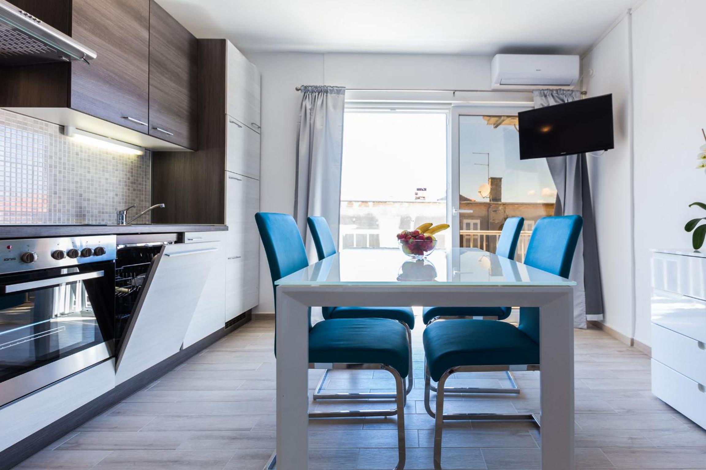 One-Bedroom Apartment - Photo 7
