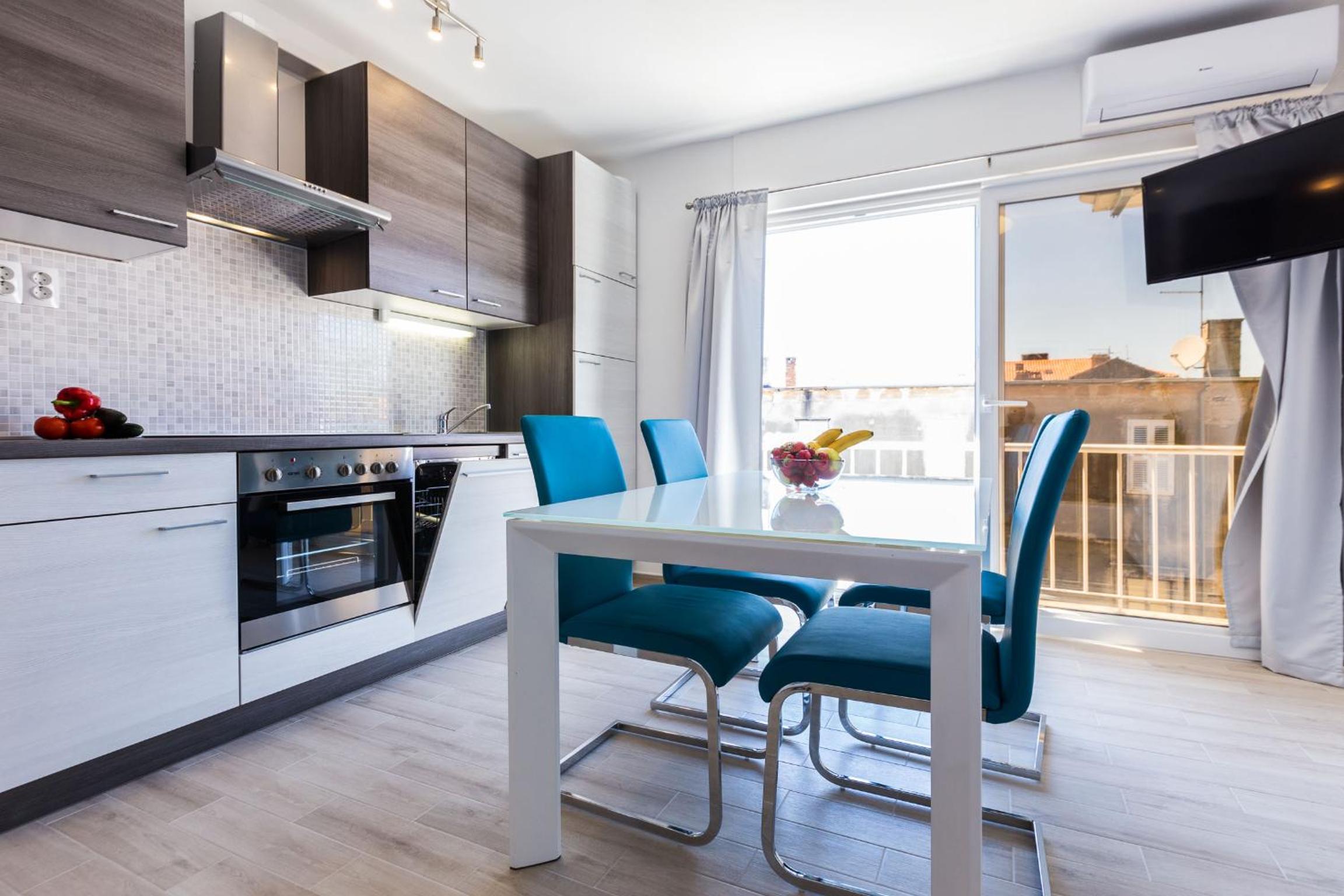 One-Bedroom Apartment - Photo 6