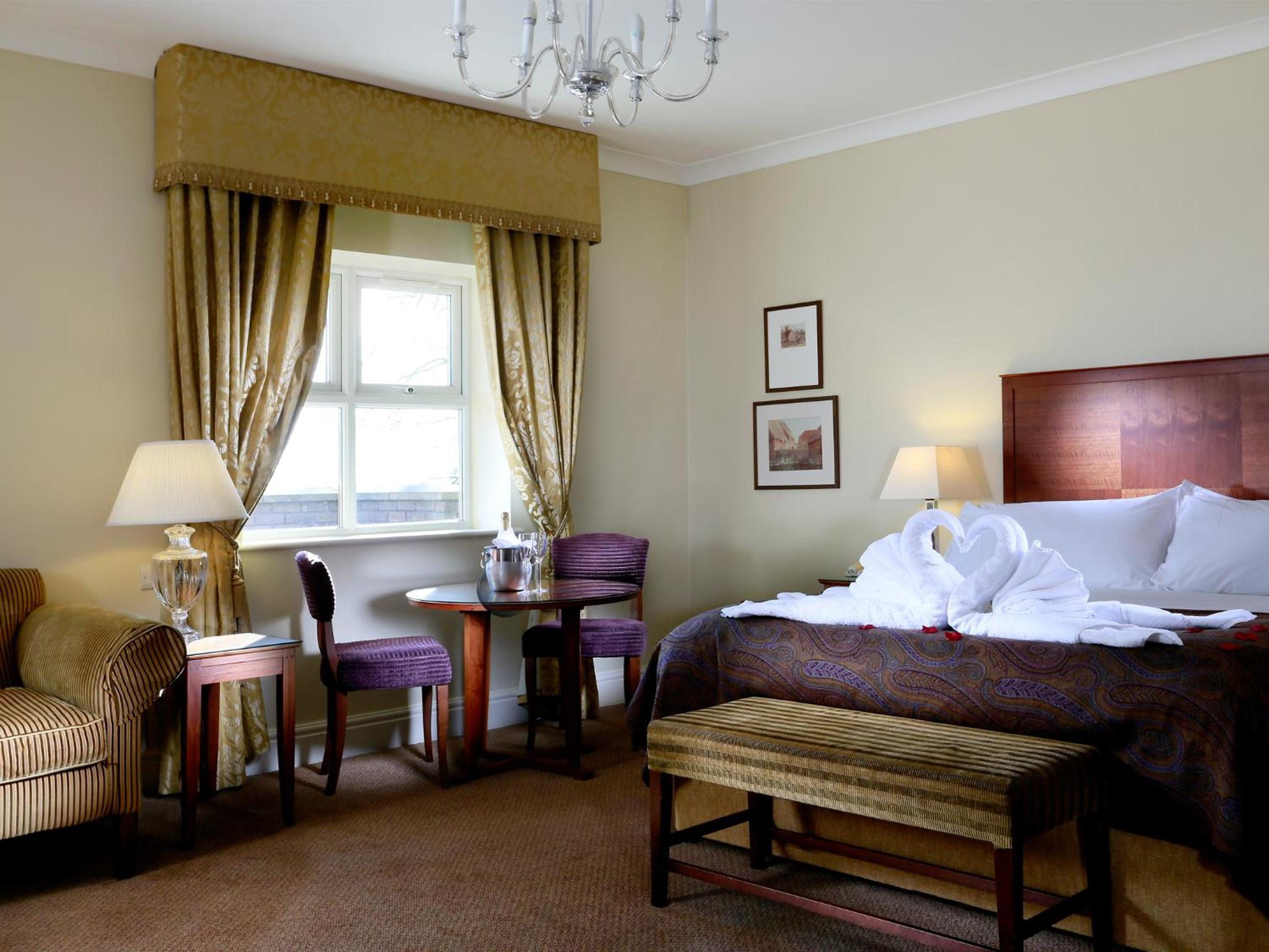 Executive Suite - Photo 1