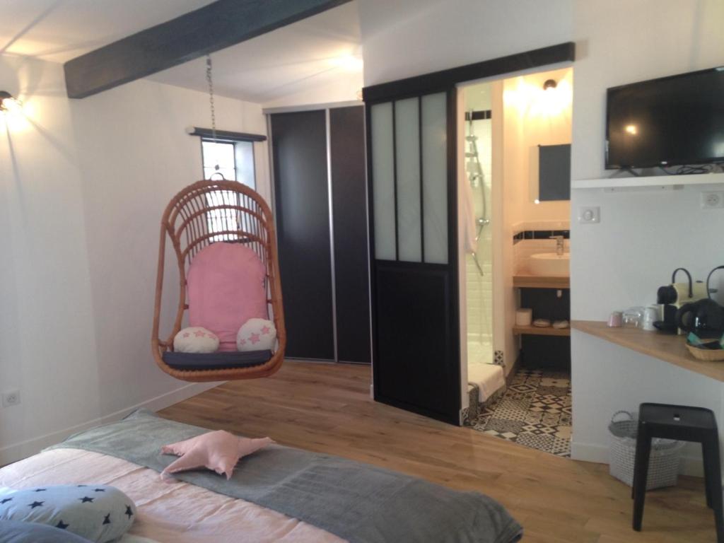 Double Room - Photo 17