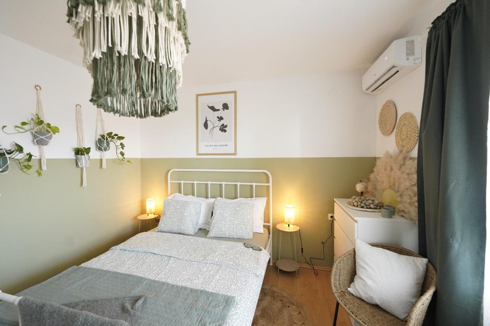 Studio Apartment photo 2