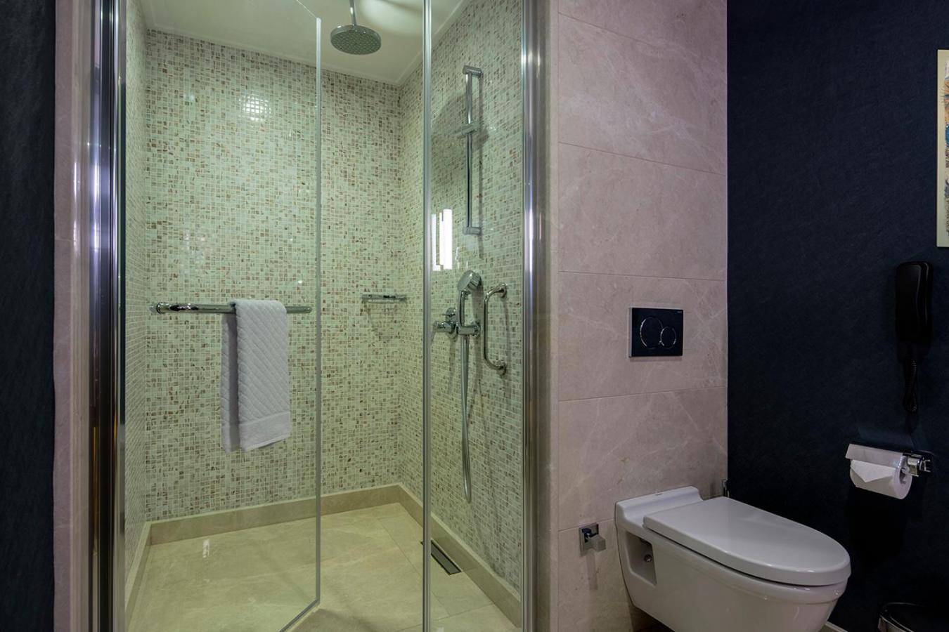 Deluxe King Room with Sea View