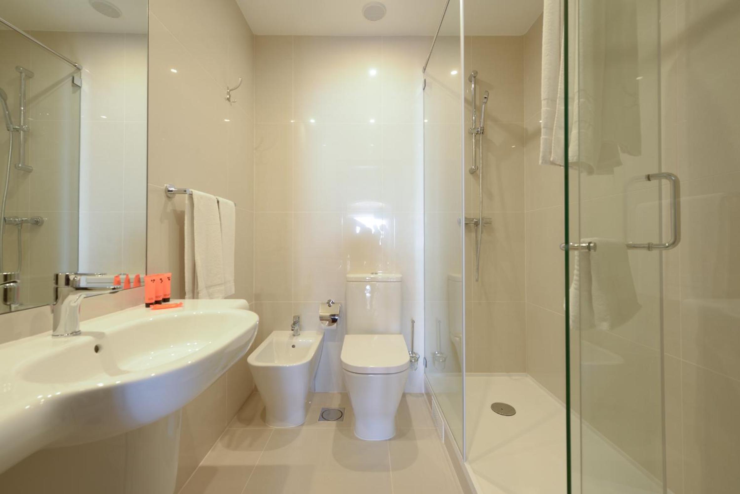 Deluxe One-Bedroom Apartment with Sea View - Photo 6