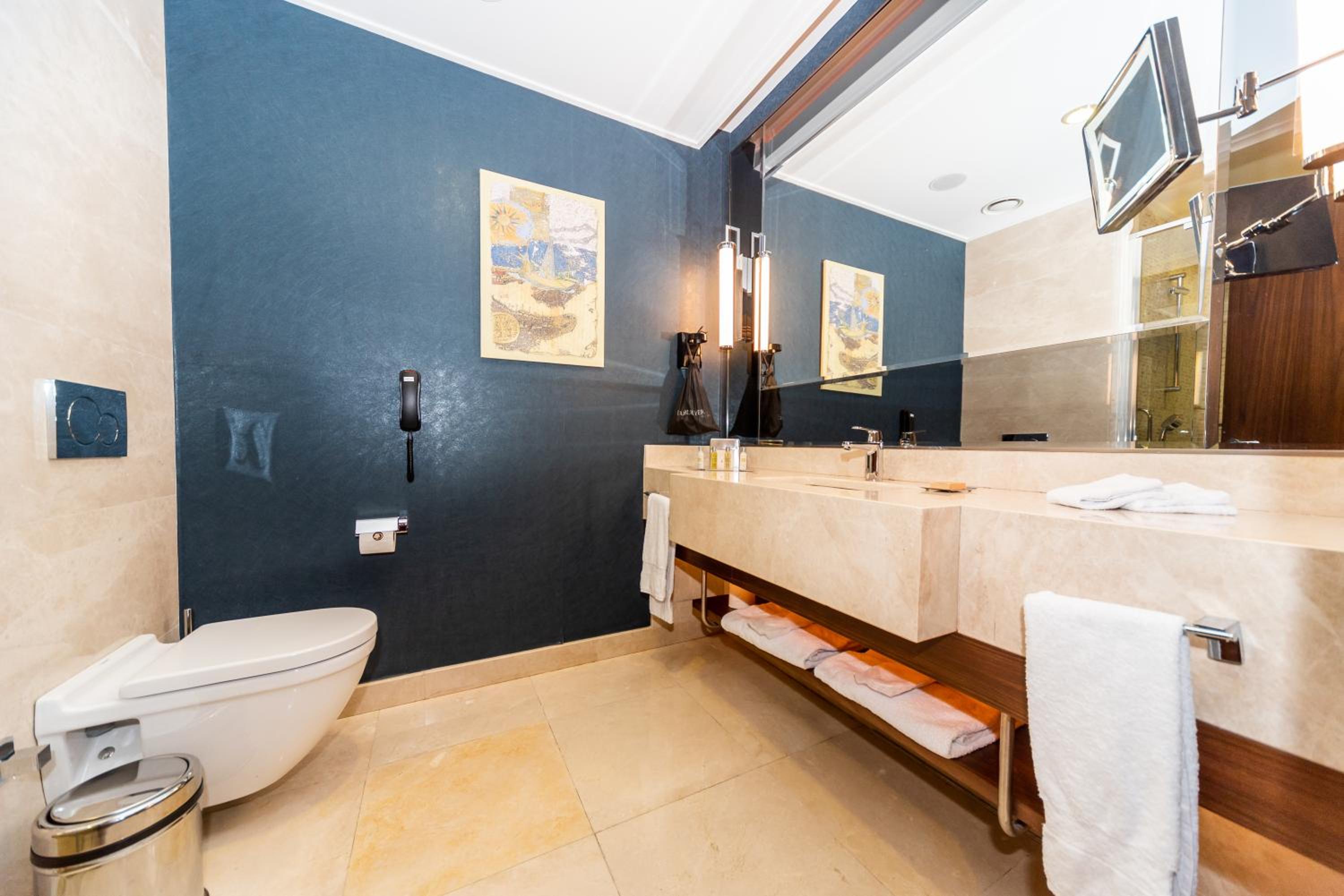 Deluxe Family Room with Sea View