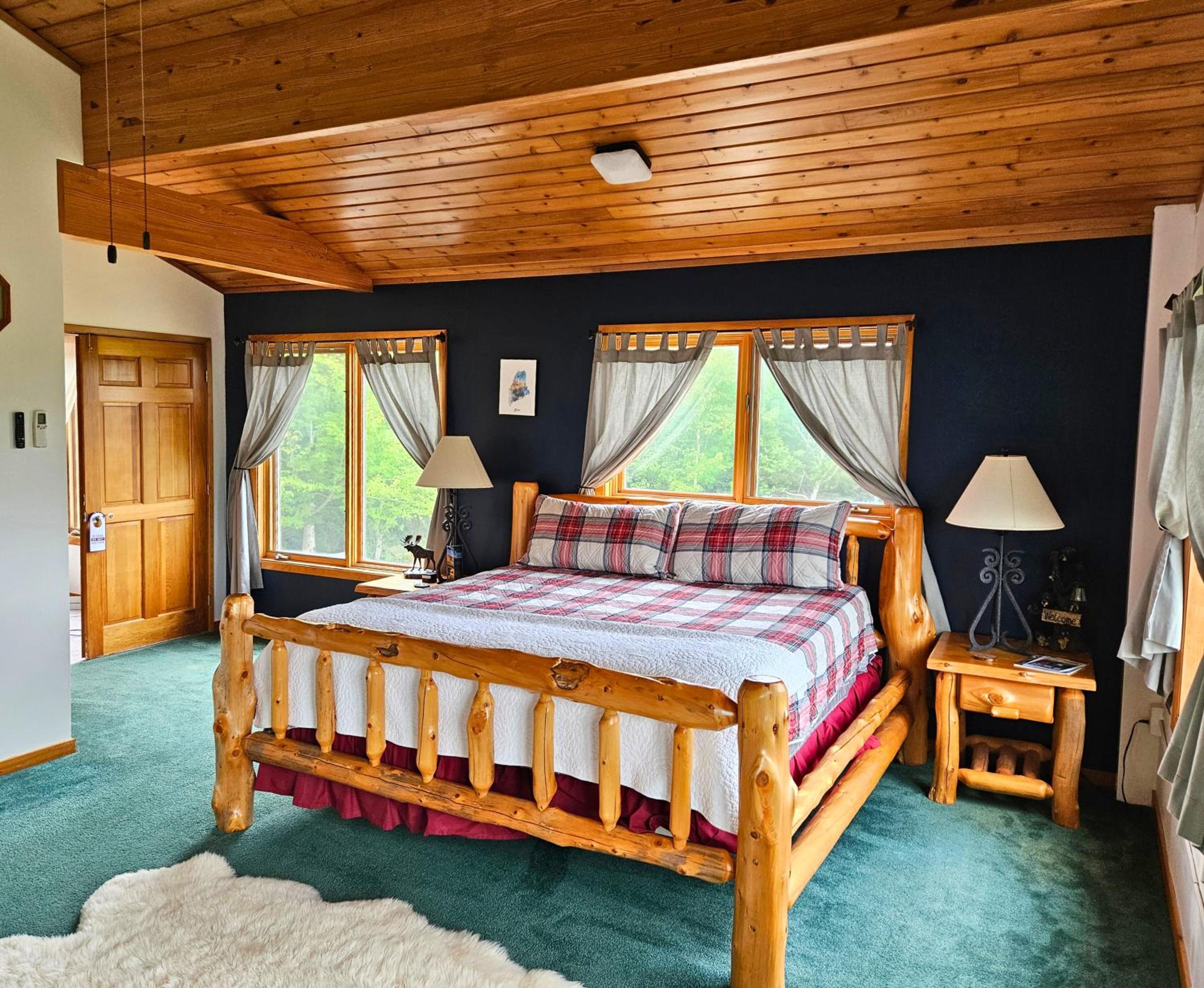 Moose Room @ Bear Mountain Lodge photo 2
