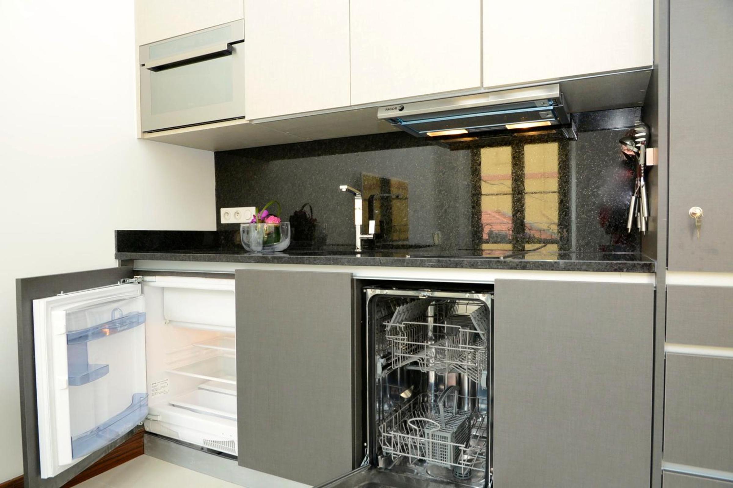 Two-Bedroom Apartment at Villa Annette (hotel annex) - Photo 14