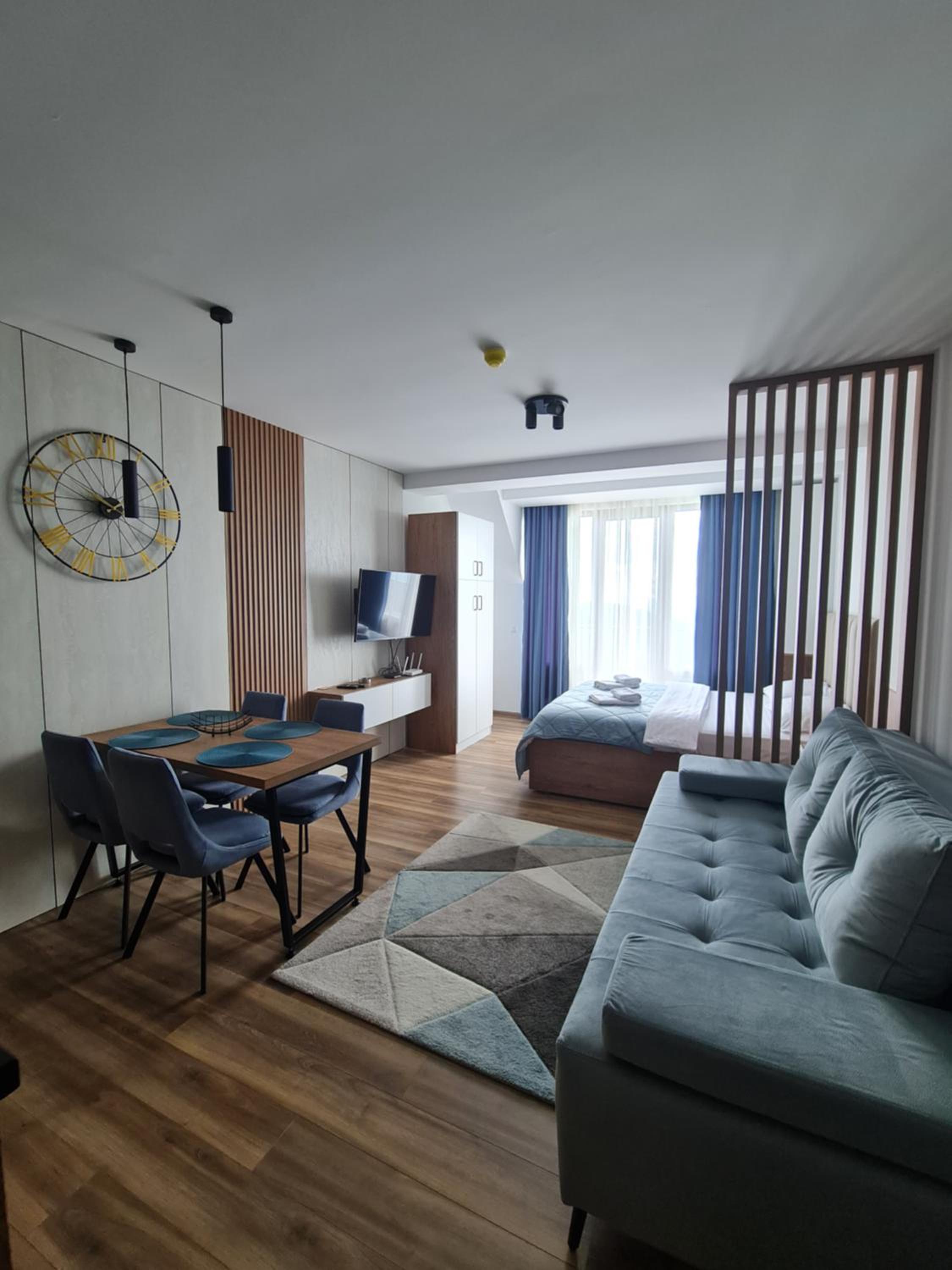 One-Bedroom Apartment with Balcony and Mountain View