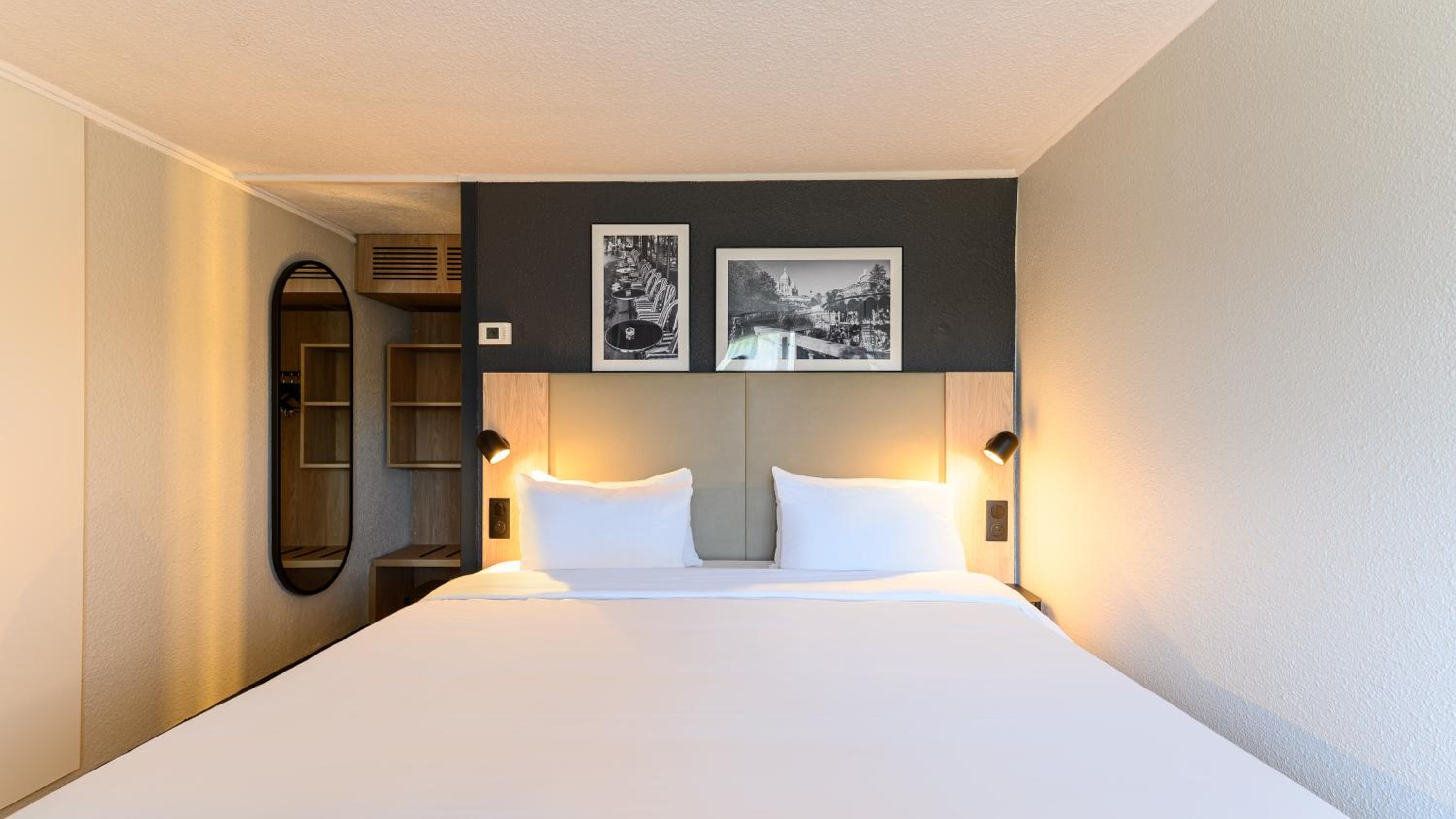 Standard Room - 1 Queen Bed - Photo 7
