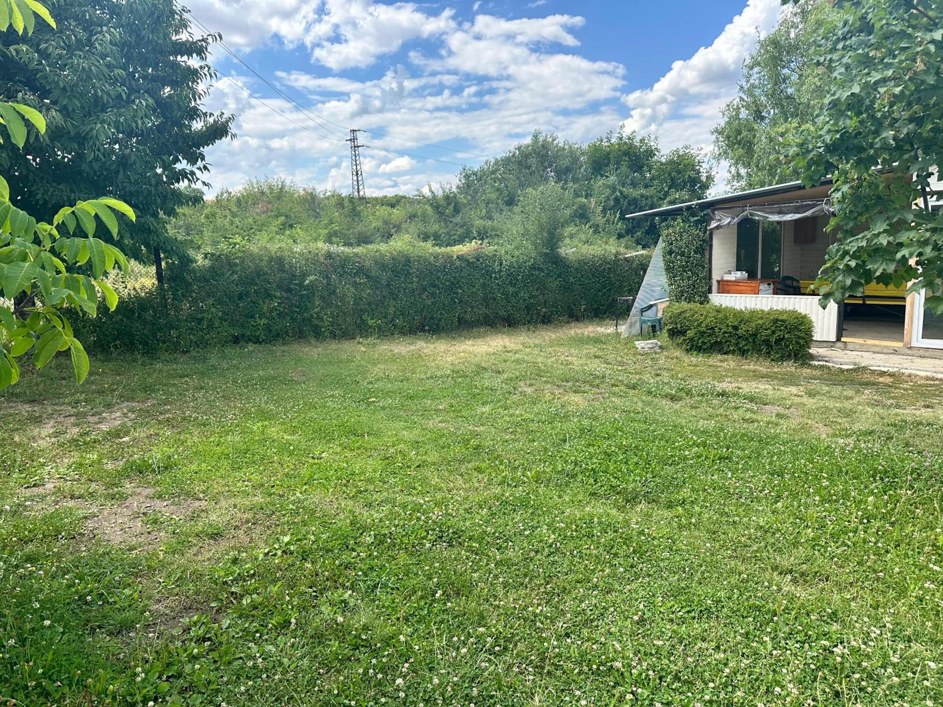 Empty Lot photo 3