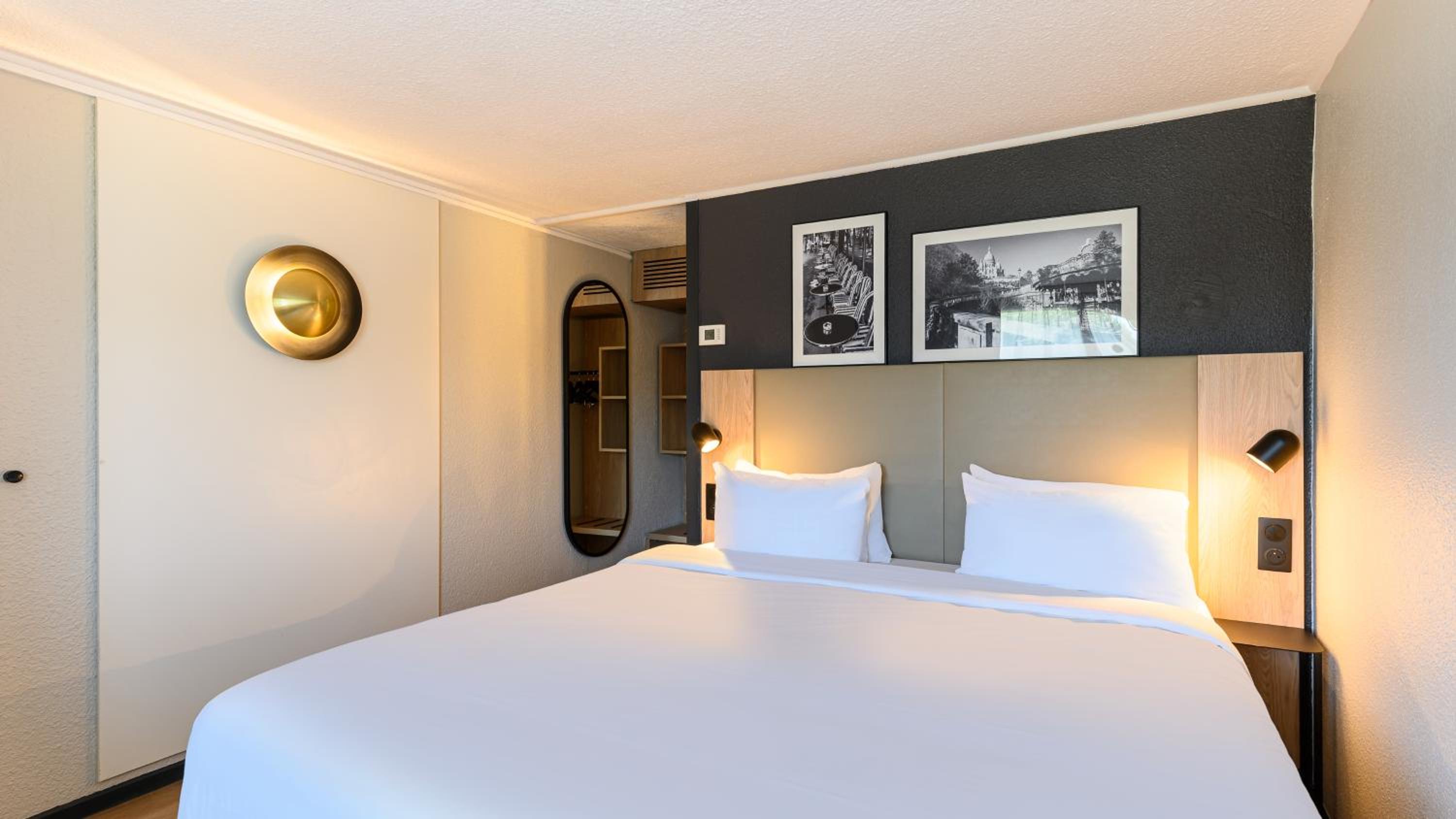 Superior Room - 1 King Bed - Photo 2