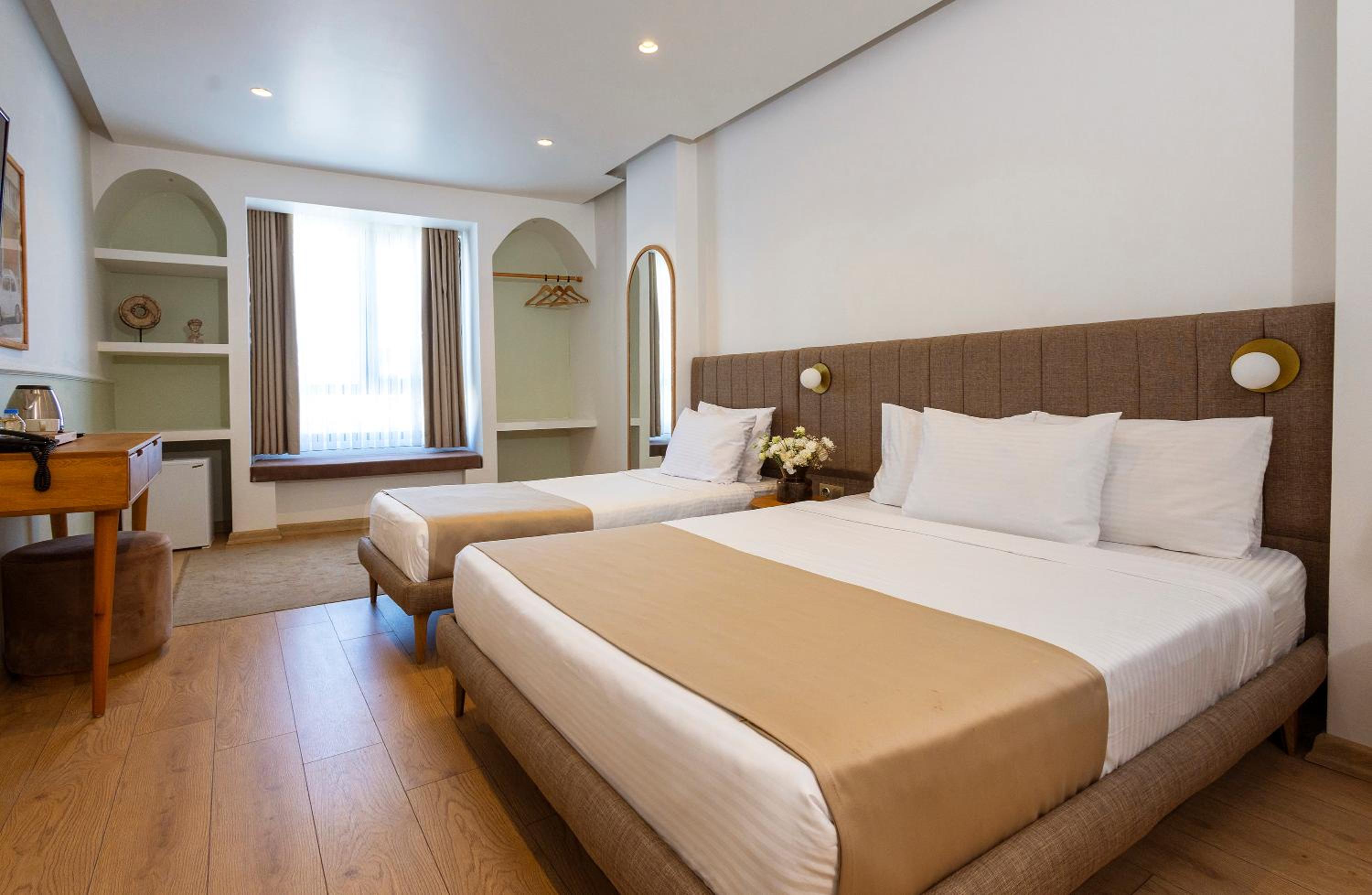 Standard Triple Room - Photo 1