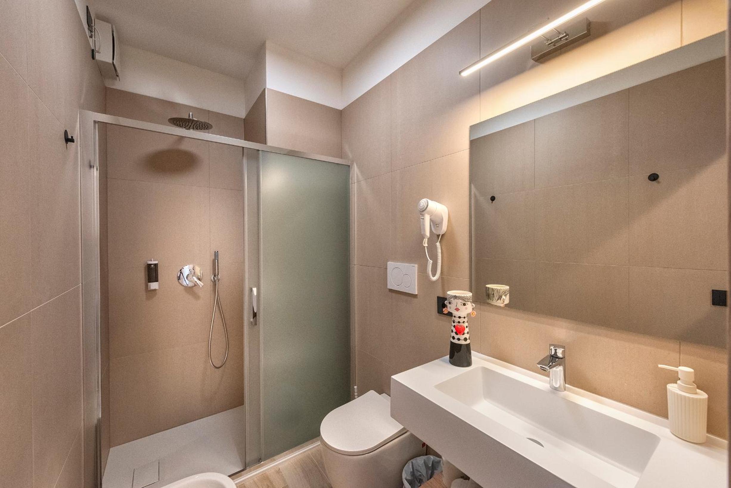Deluxe Double or Twin Room photo 2