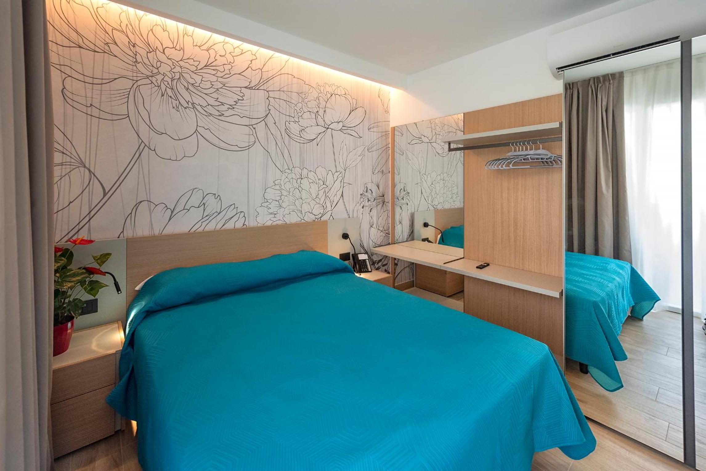 Junior Suite with Balcony photo 2