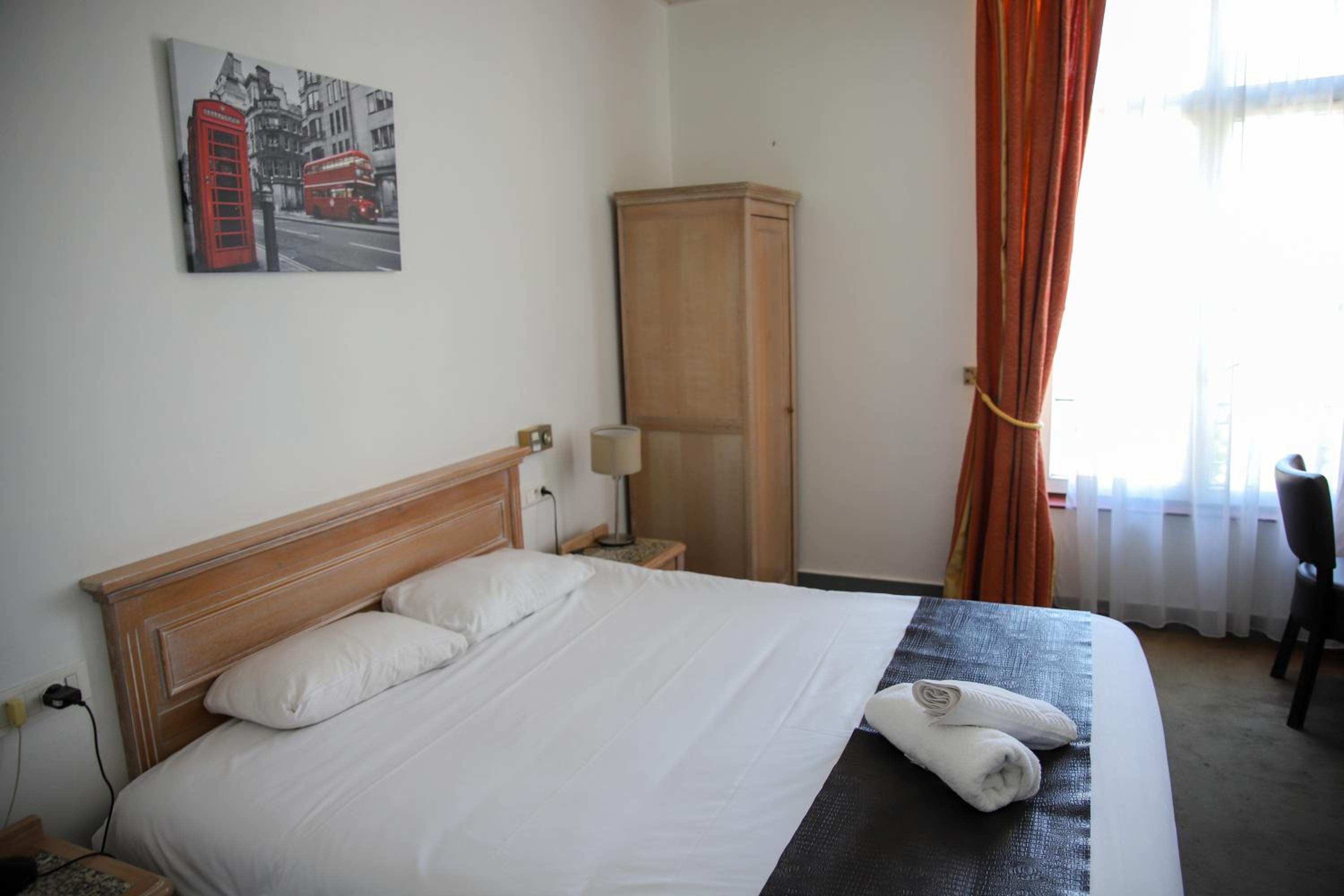Queen Room photo 3