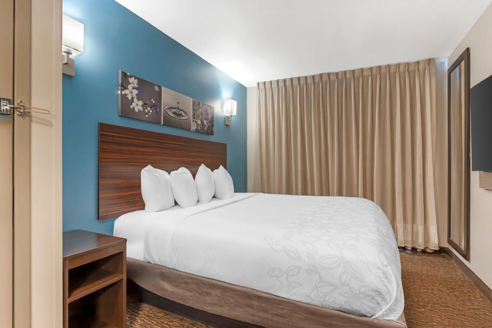 Superior King Room Disability Access Smoke Free
