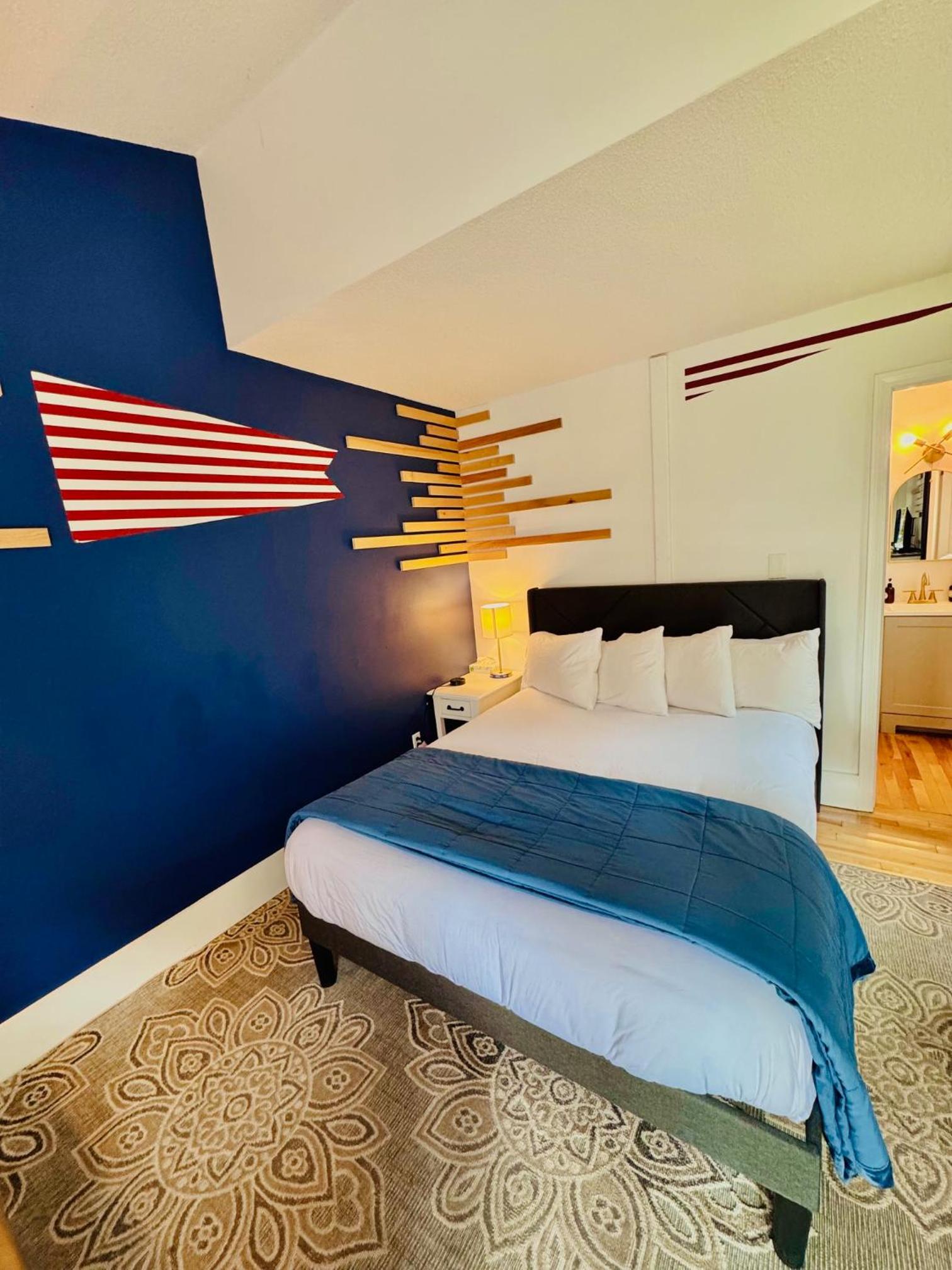 Standard Queen Room photo 2