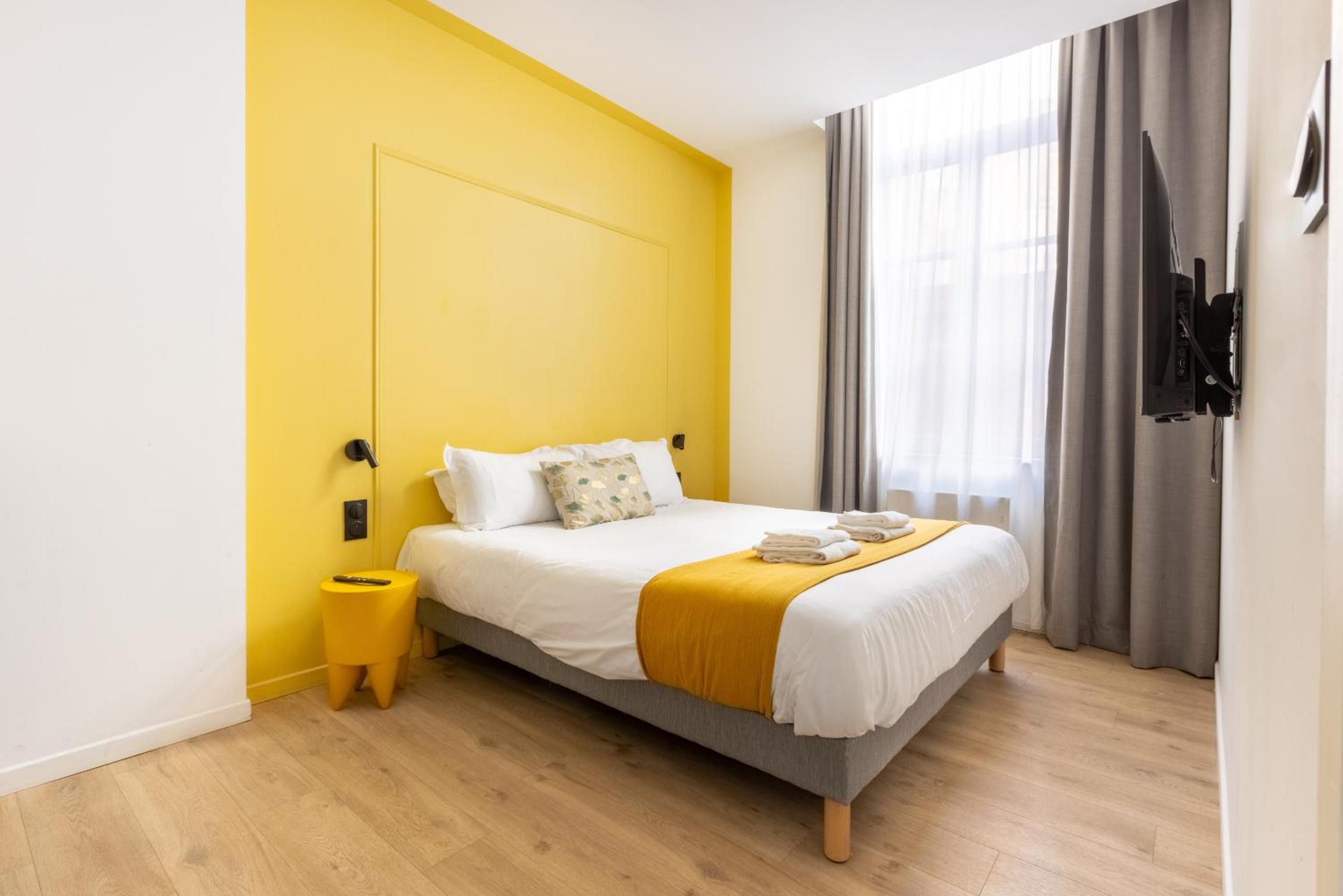 Deluxe One-Bedroom Apartment with City View