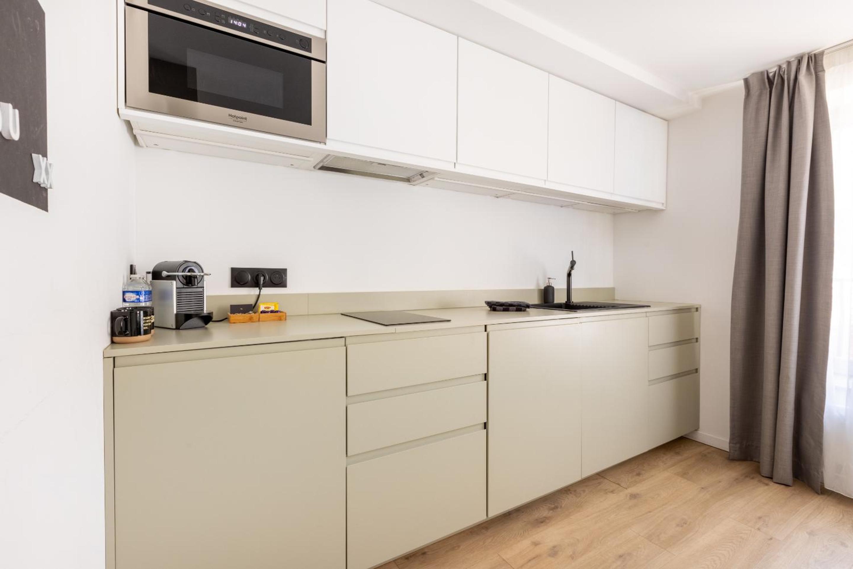 Deluxe One-Bedroom Apartment with City View