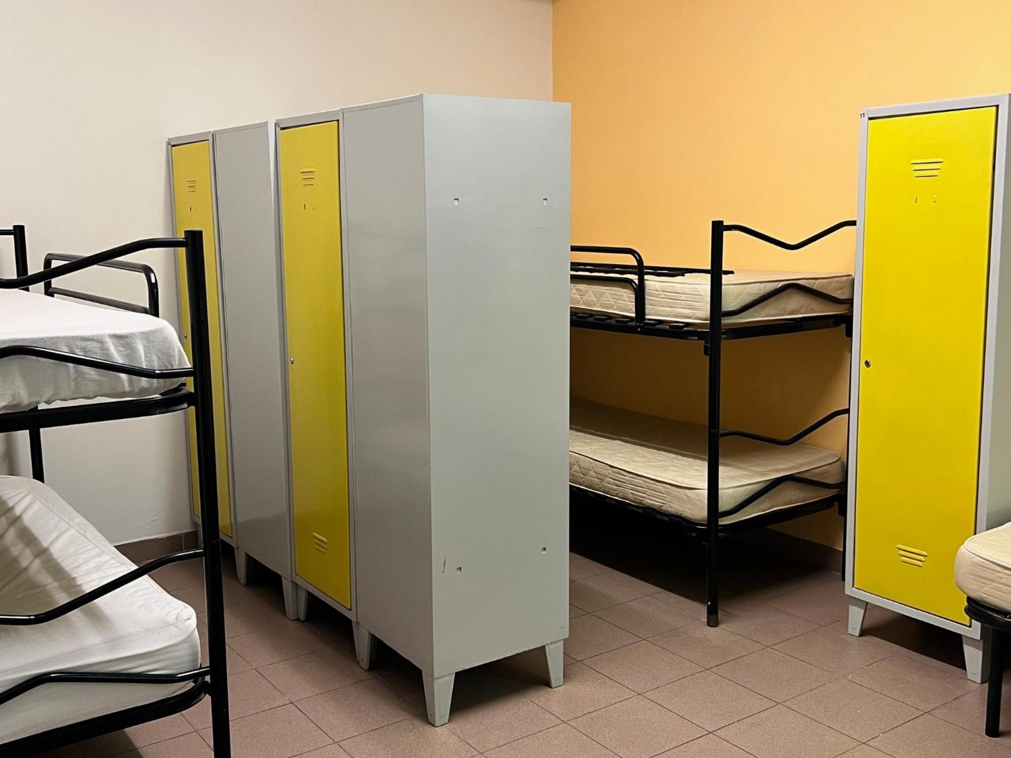Bunk Bed in Female Dormitory Room   photo 3