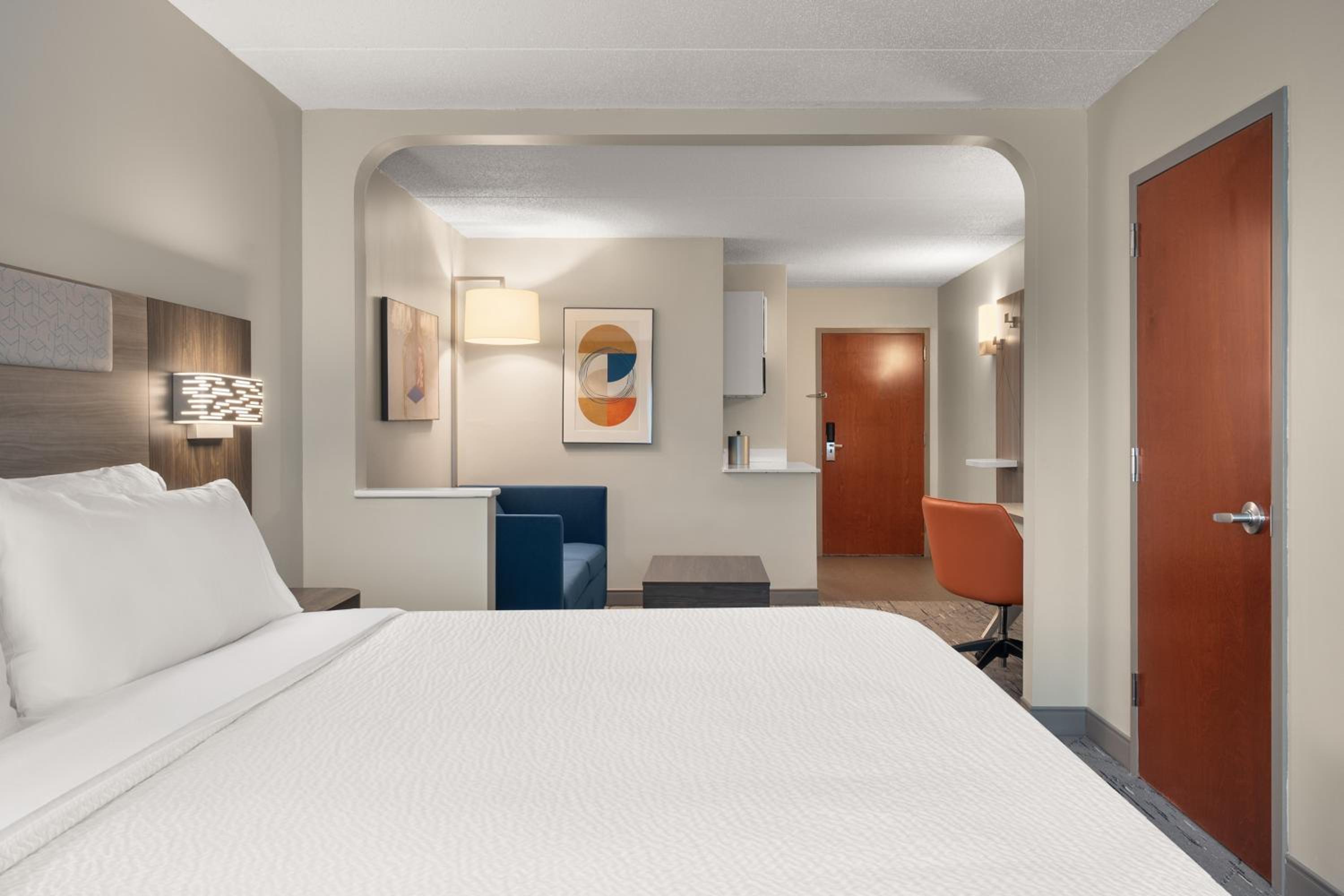 King Suite - Photo 2