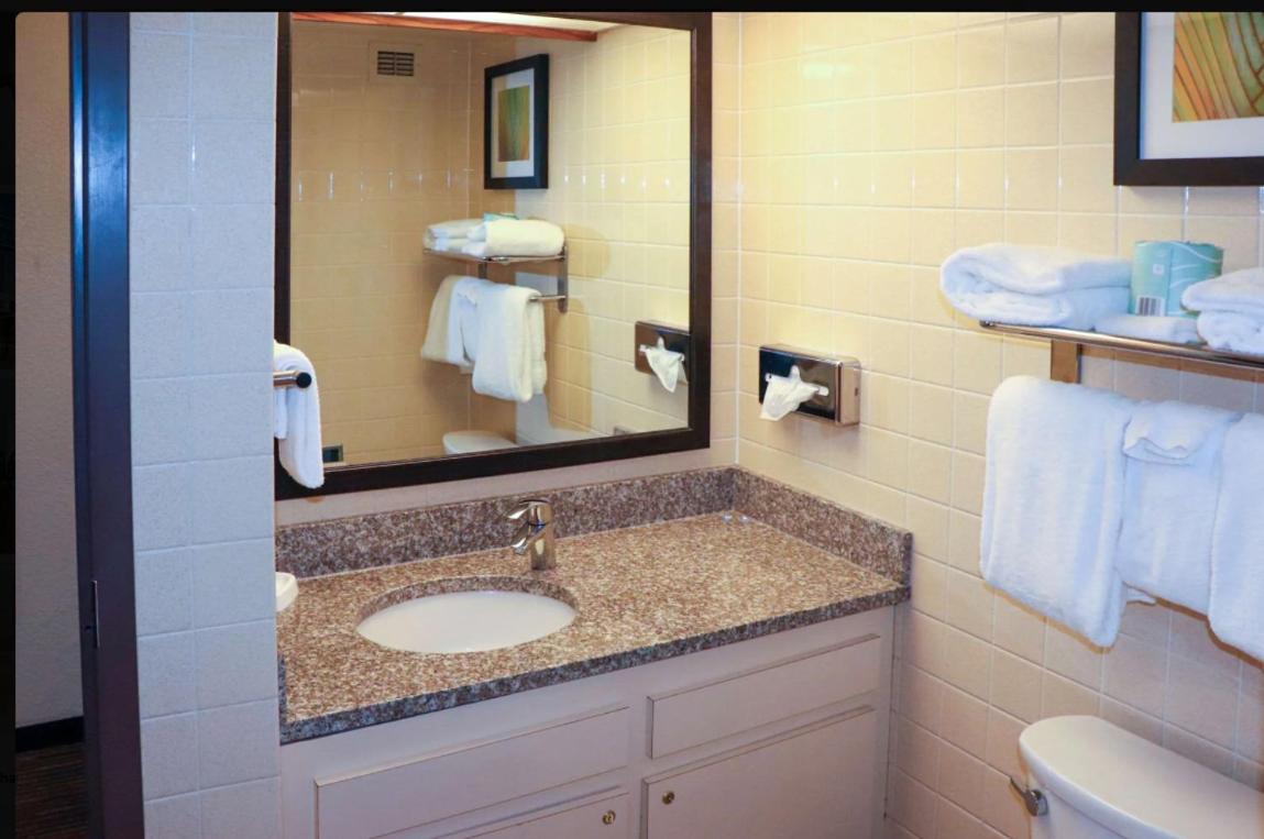 King Room with Tub - Disability Access/Non Smoking - Photo 2